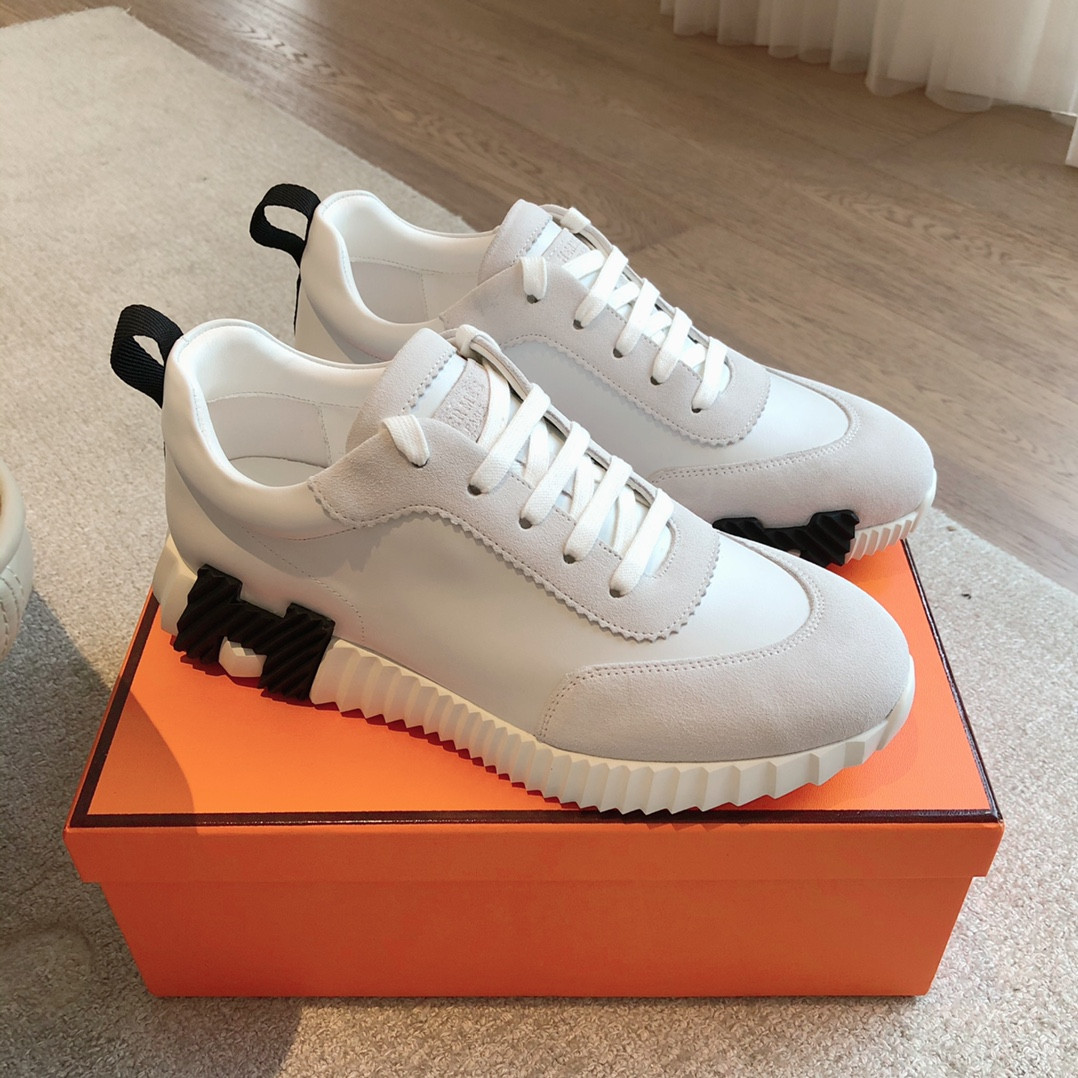 ua H**mes bouncing sneaker
