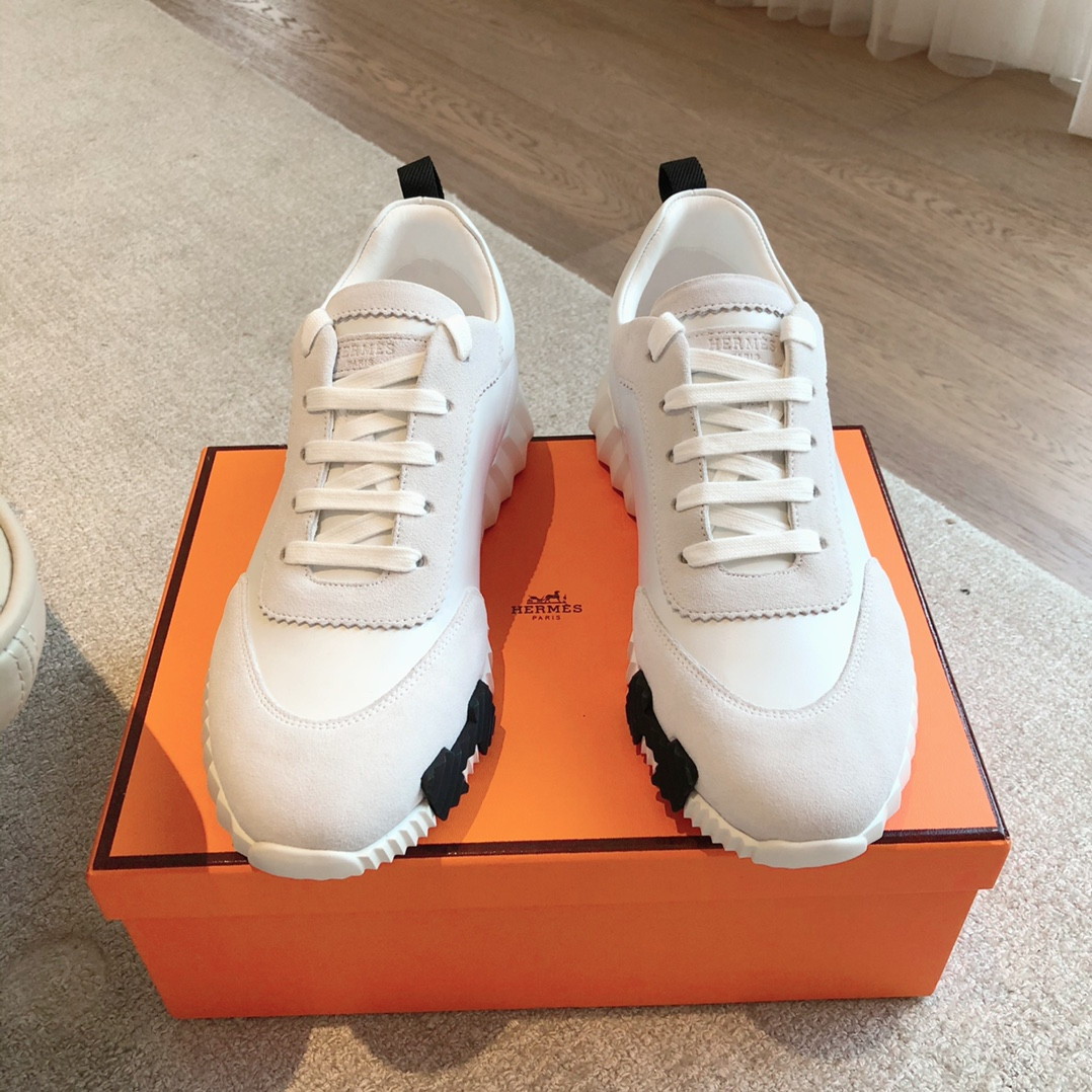 ua H**mes bouncing sneaker