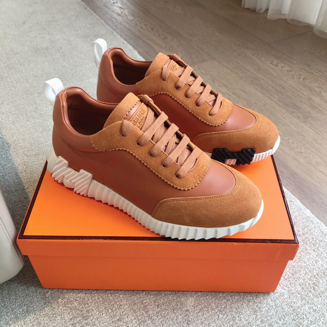 ua H**mes bouncing sneaker