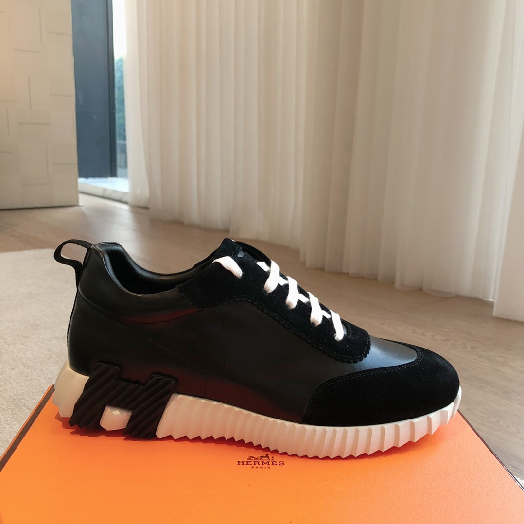 ua H**mes bouncing sneaker