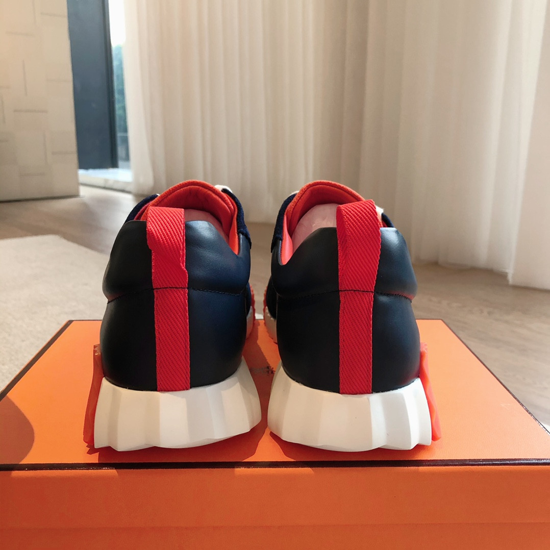 ua H**mes bouncing sneaker