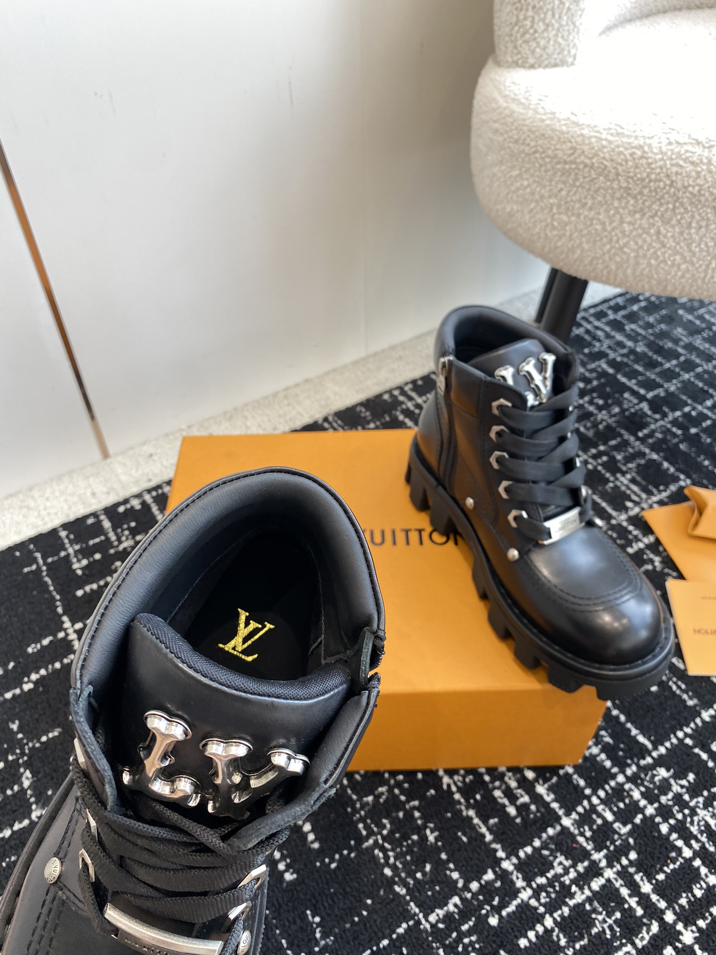 UA LV Boot