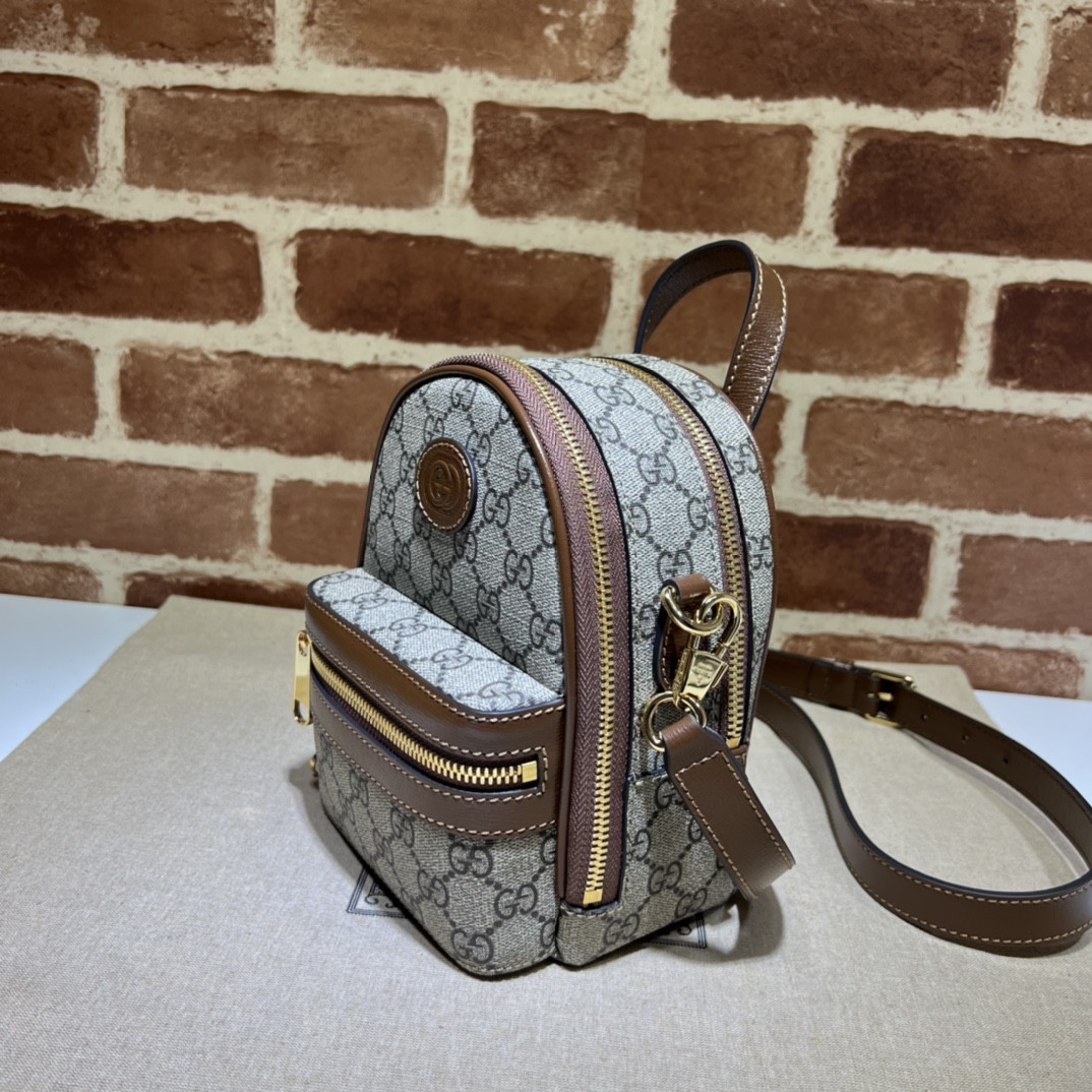 G*u*i backpacks 15x19x8cm