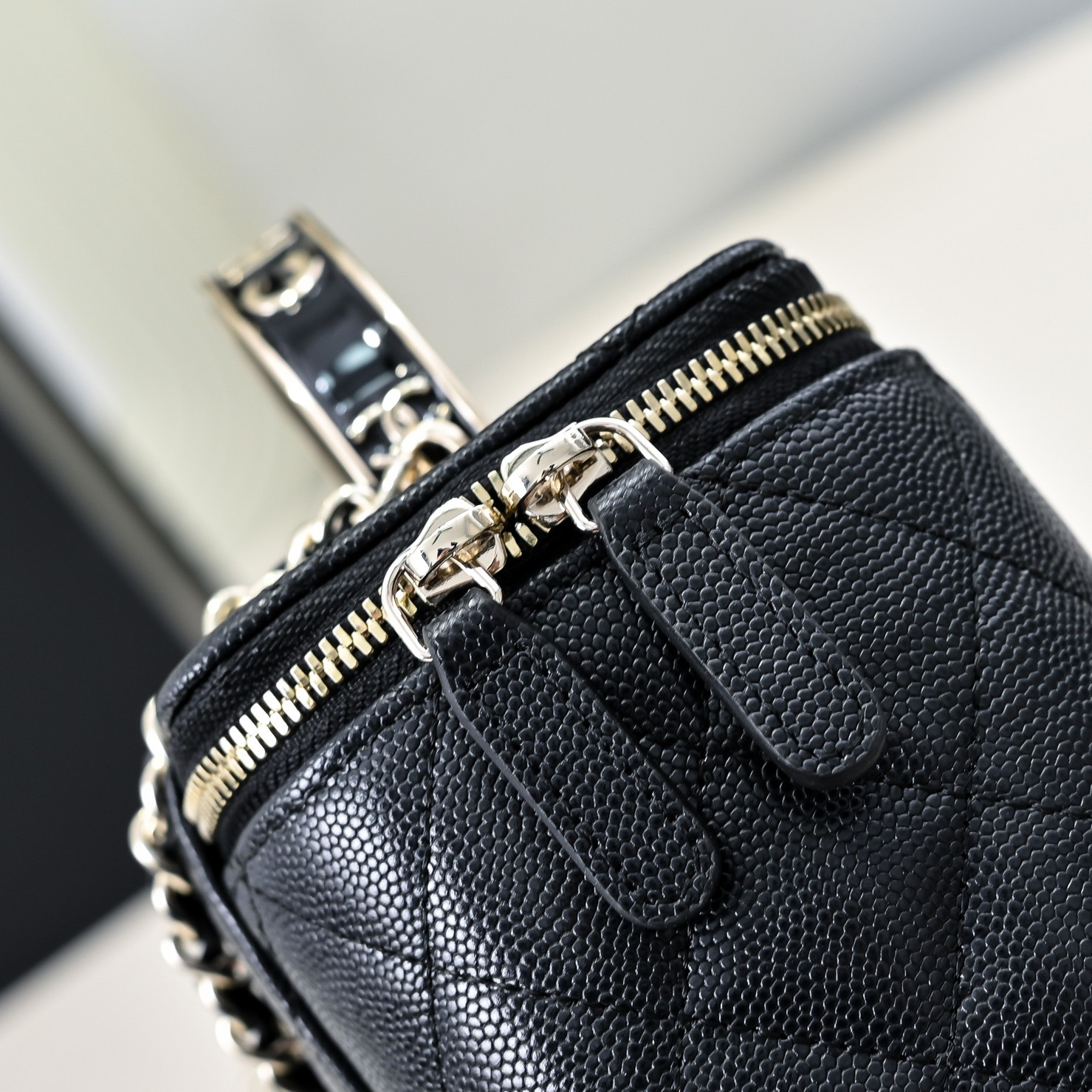 Ch*el clutch with chain 10x16x8cm