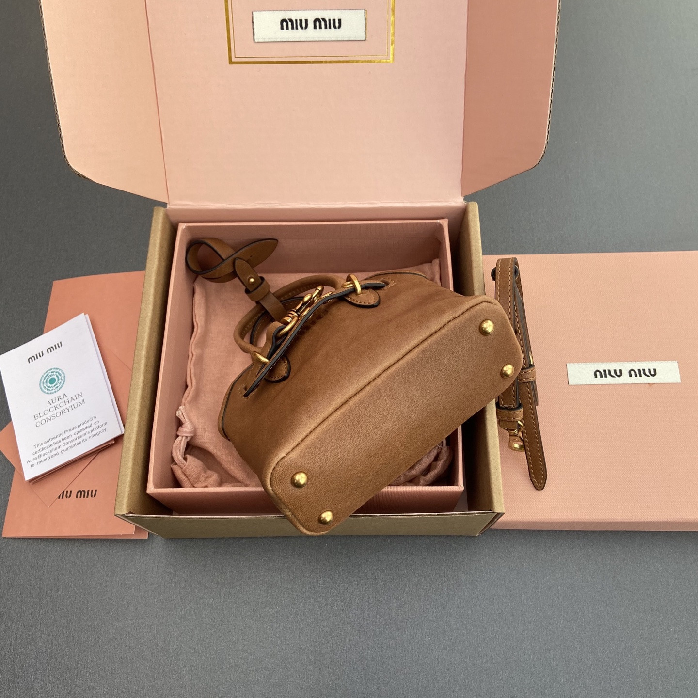 m1v m1v aventure nappa micro leather tR1ck 9.5x12x2.5cm