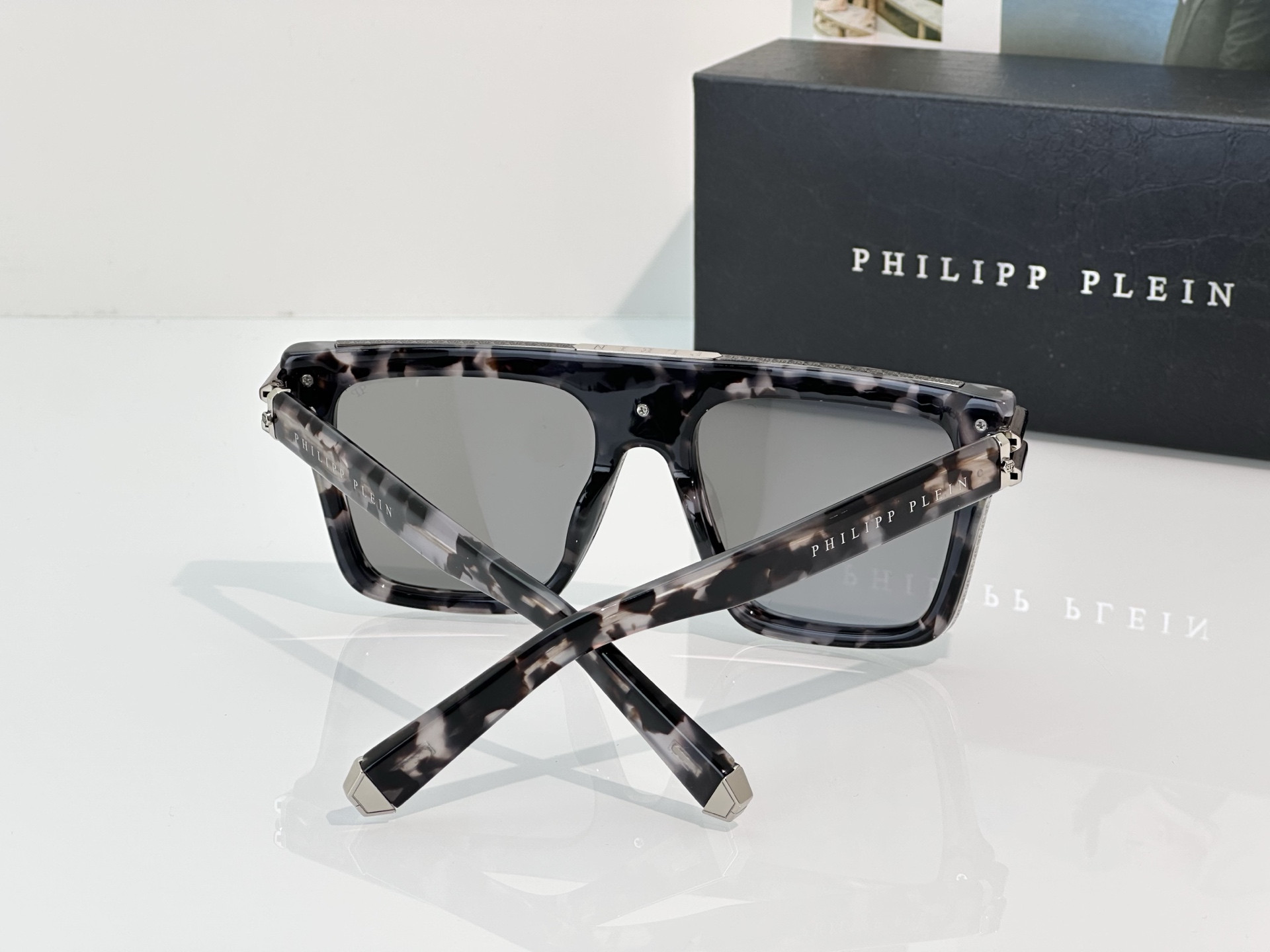 phi1ipp P1ein glasses spp98m 56-19-145