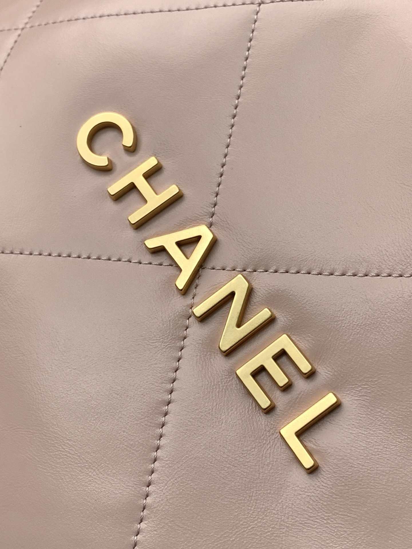 Ch*el 22 handbag as3261 39×42×8 cm