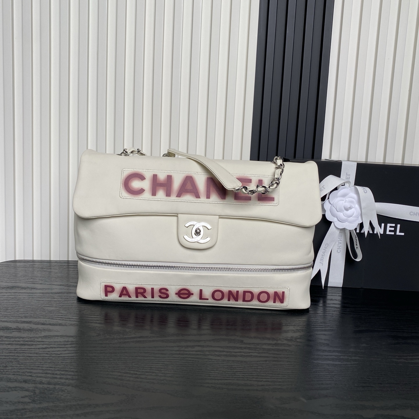 ch*el vintage Gr*ffiti tote airport bag 36x24x12cm