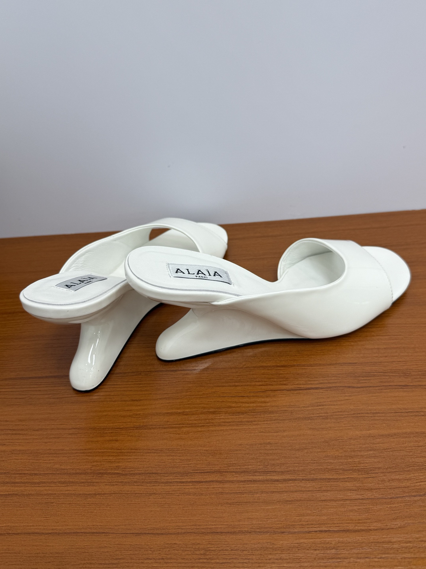 ua A1a1a wedge sandals