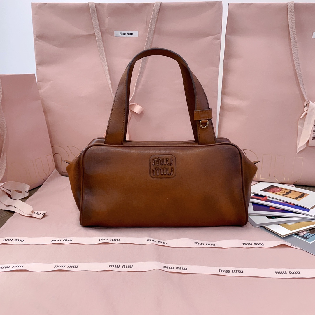 M1v M1v leather top-handle bag 15x28x13cm