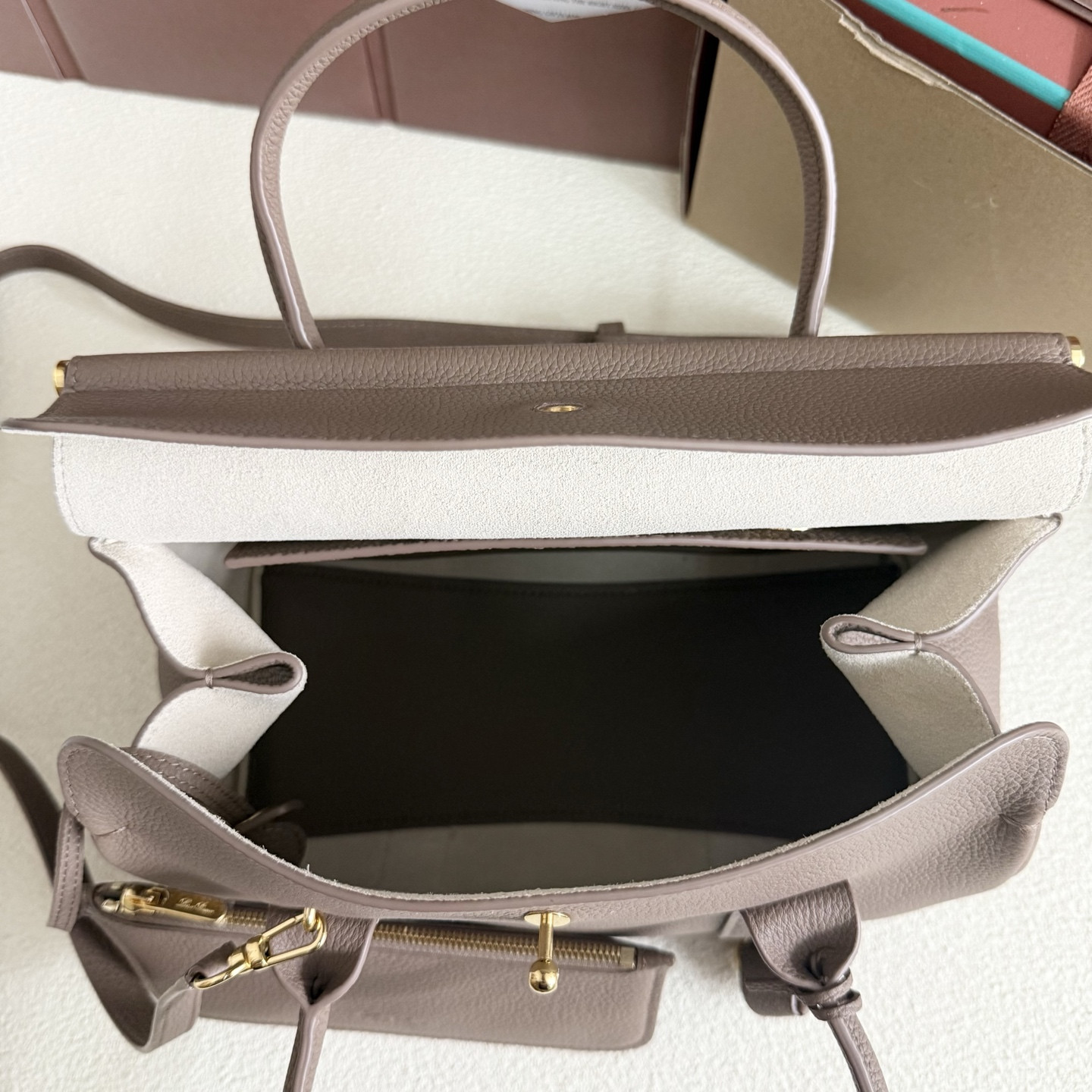 L**o p*ana loom l25 calfskin 25x18x12.5cm