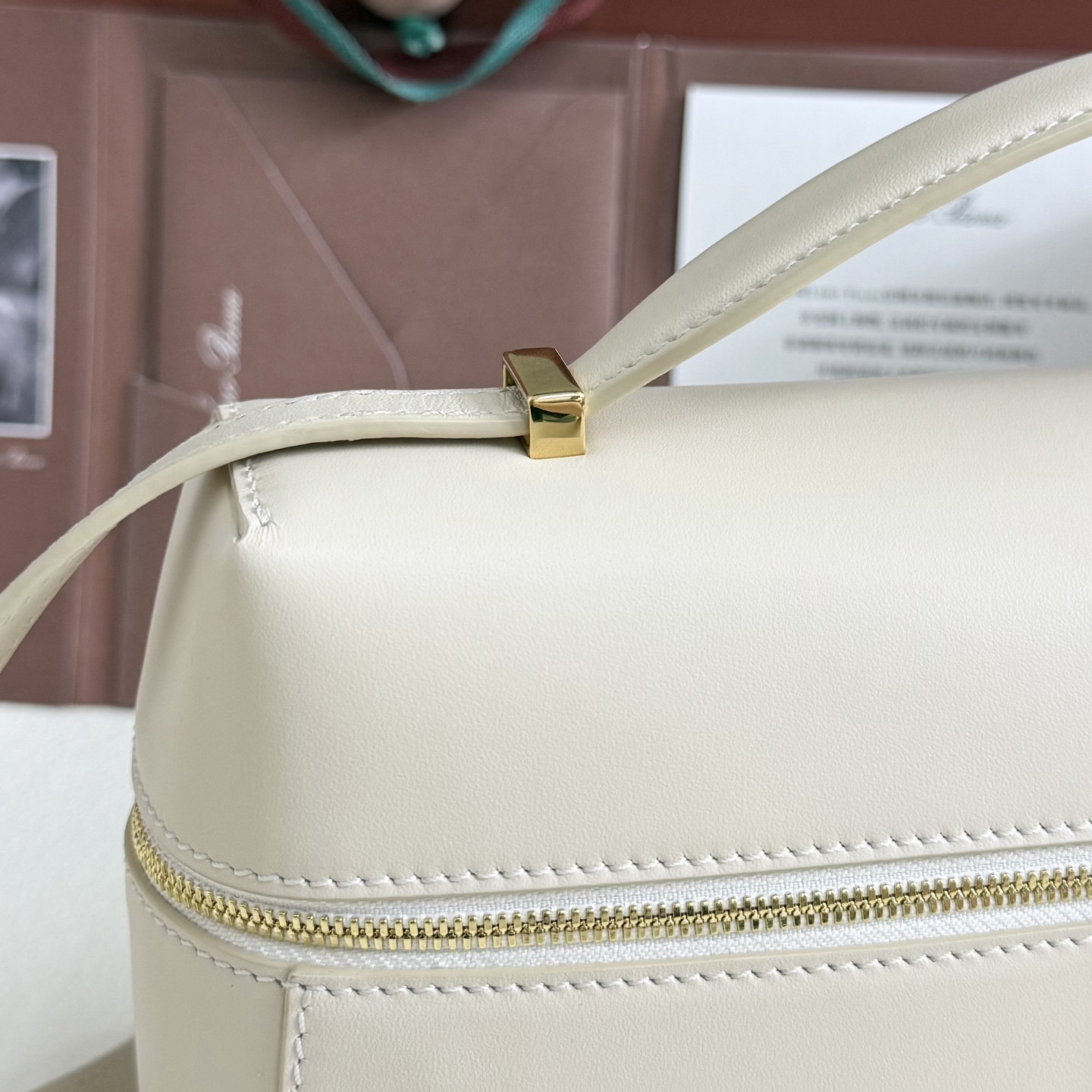 L**o p*ana extra pocket l27 calfskin 16x27x10cm