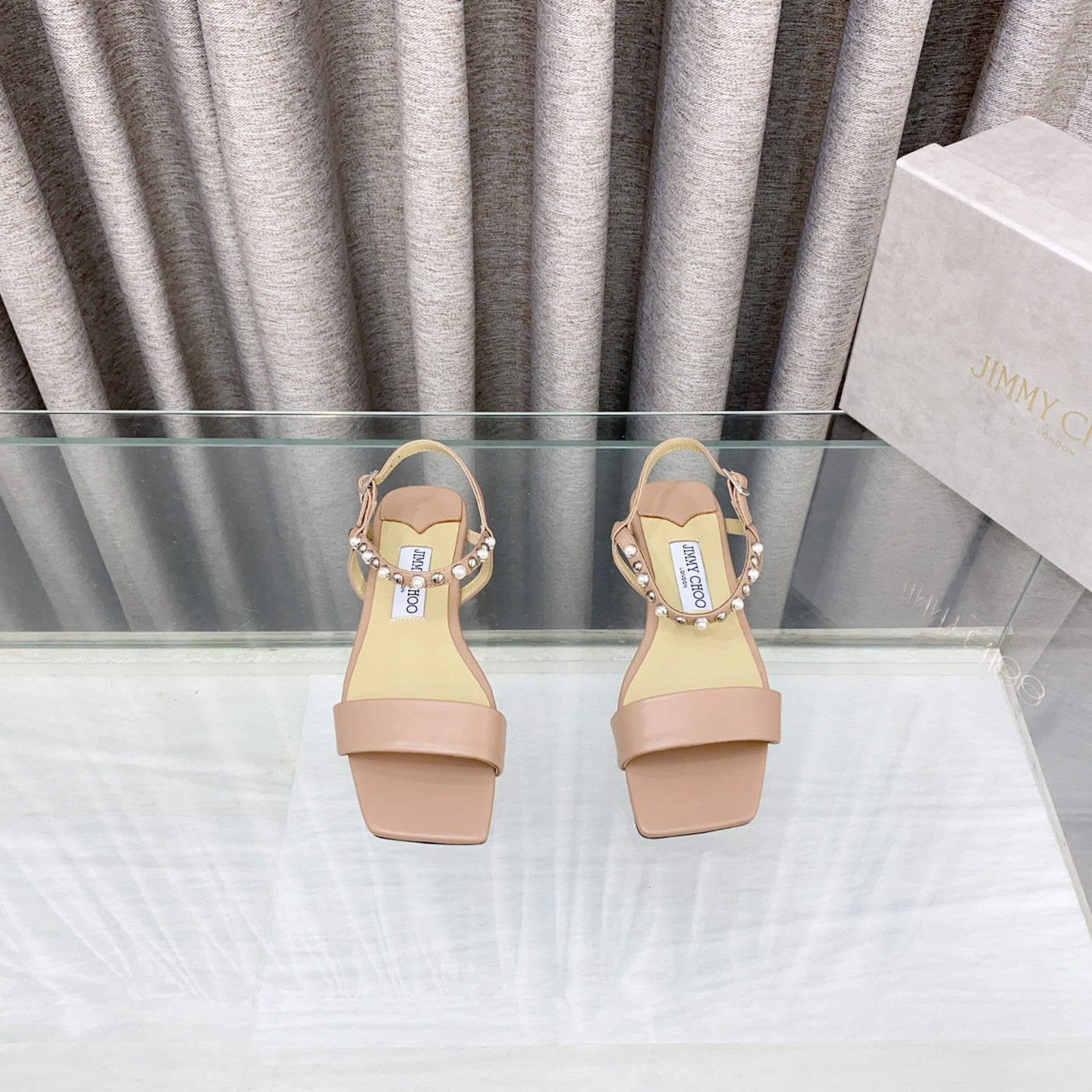 ua Ji*y Ch* sandals