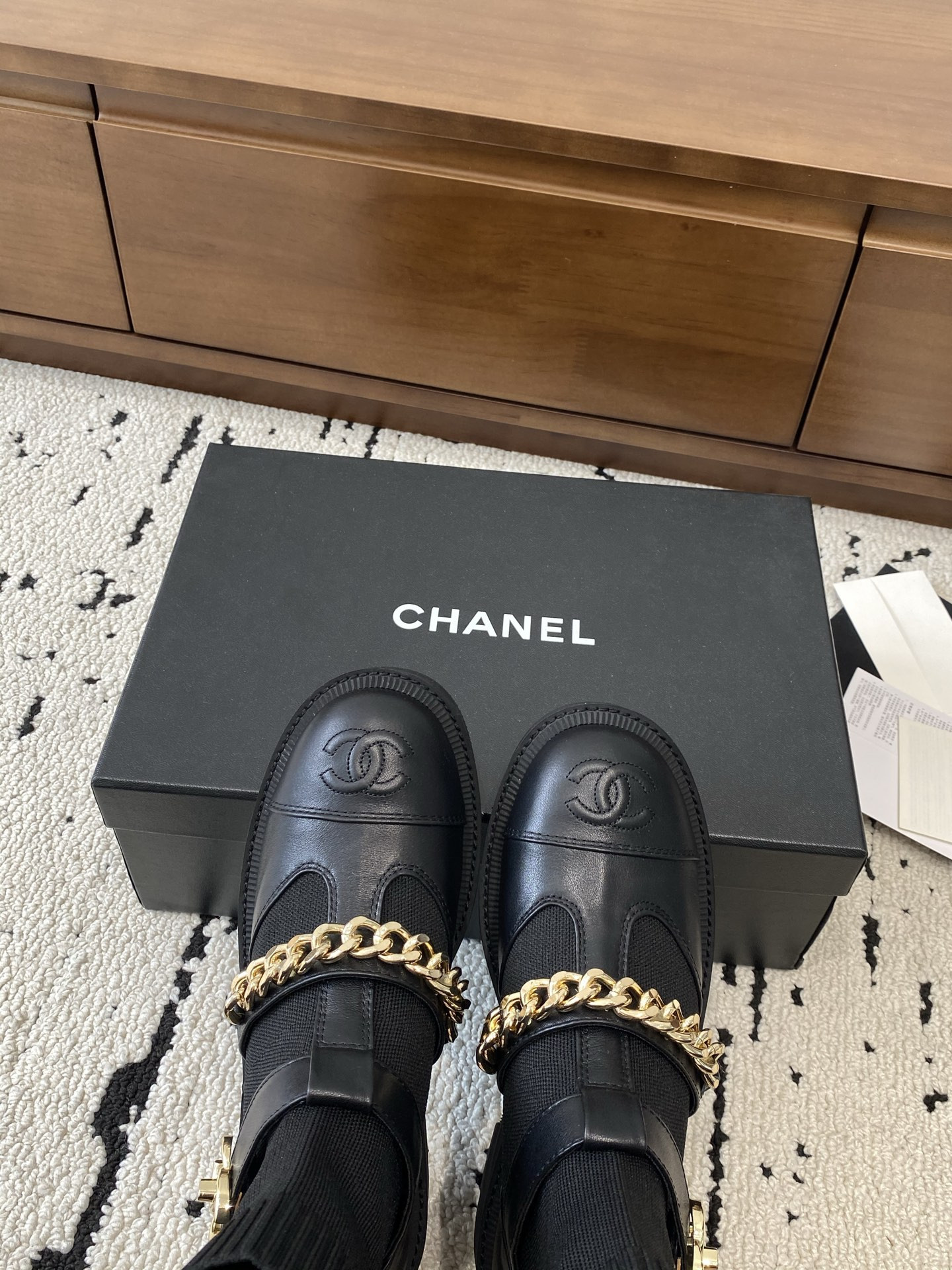 ua Ch*el boots