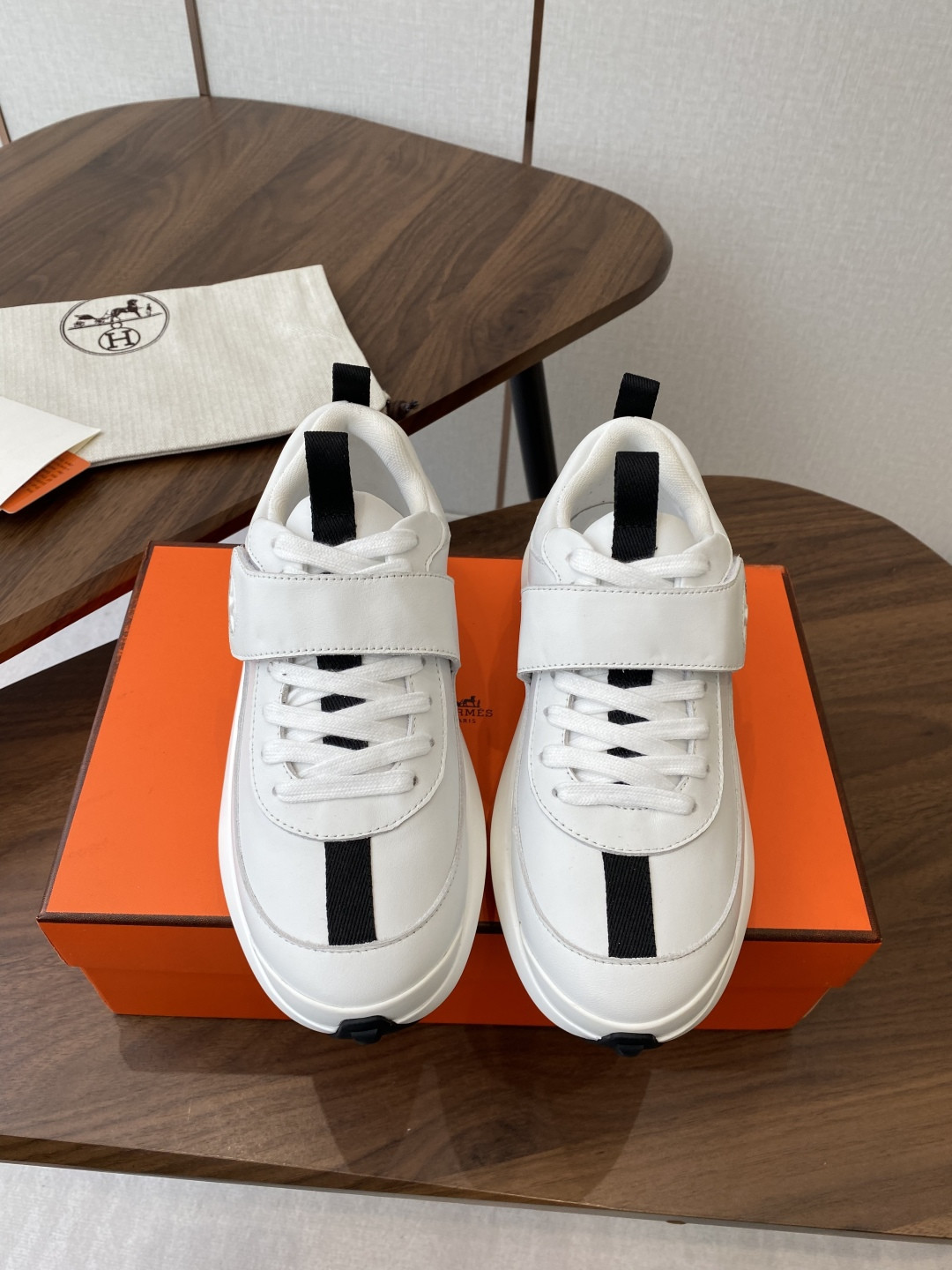 ua H**mes loop sneaker