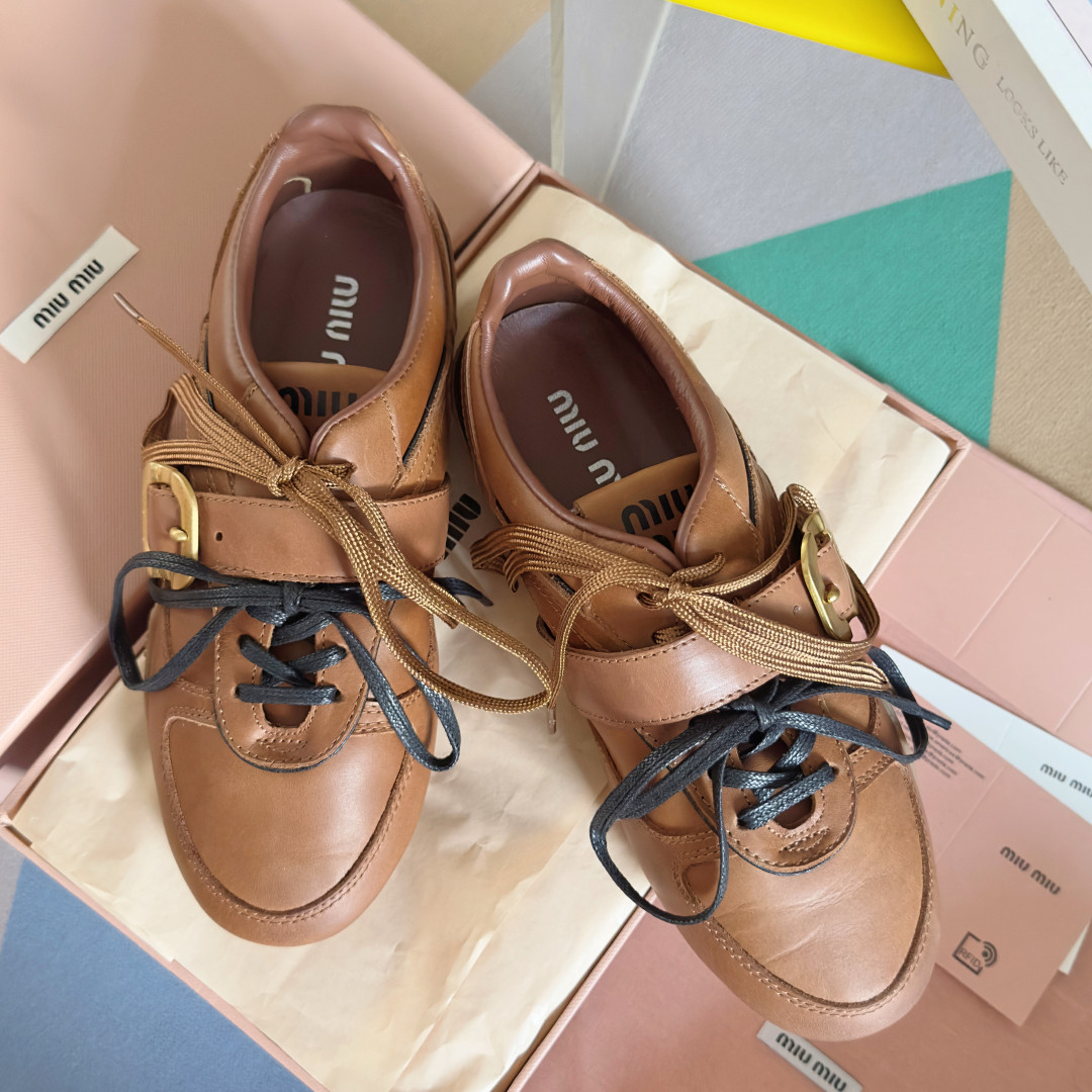 ua M1v M1v leather sneakers with buckle