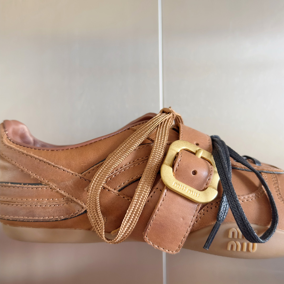 ua M1v M1v leather sneakers with buckle