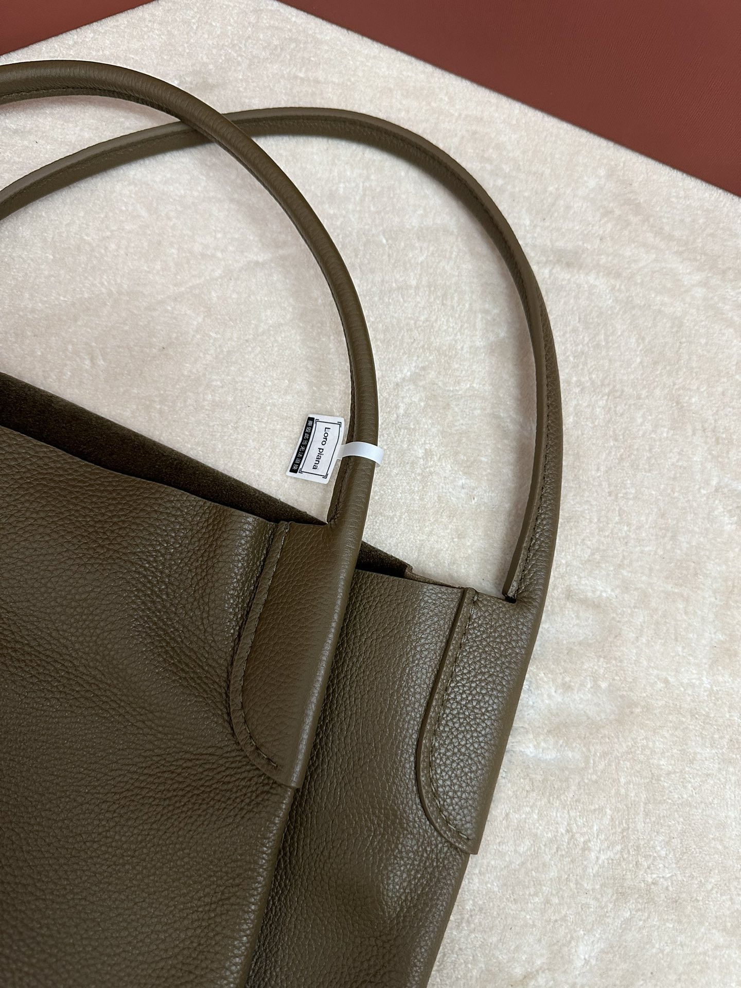 L**o p*ana bale hobo 40x32x27cm handle length 22cm without box