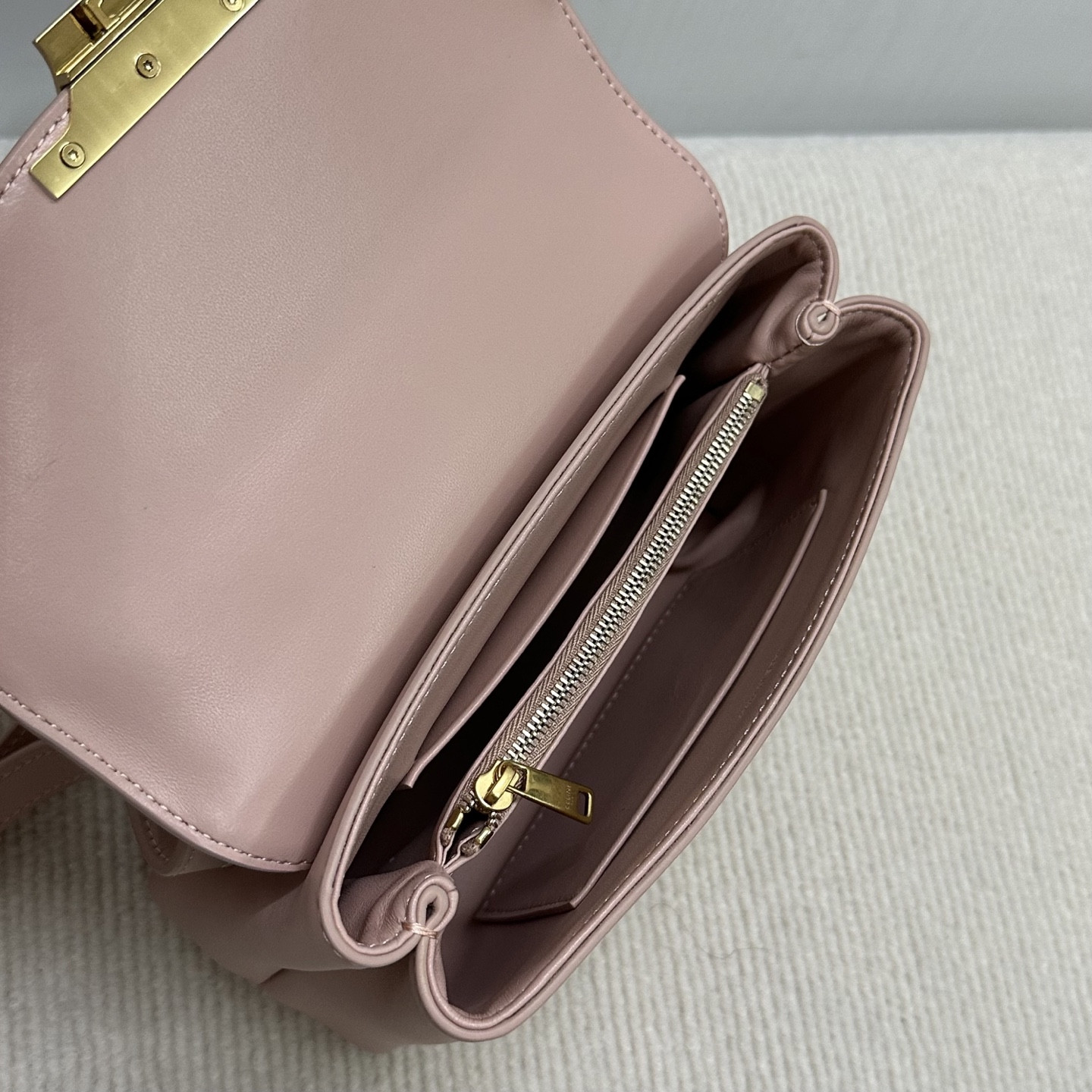 Ce**e teen nino bag in smooth satined calfskin 20.5x13x8cm