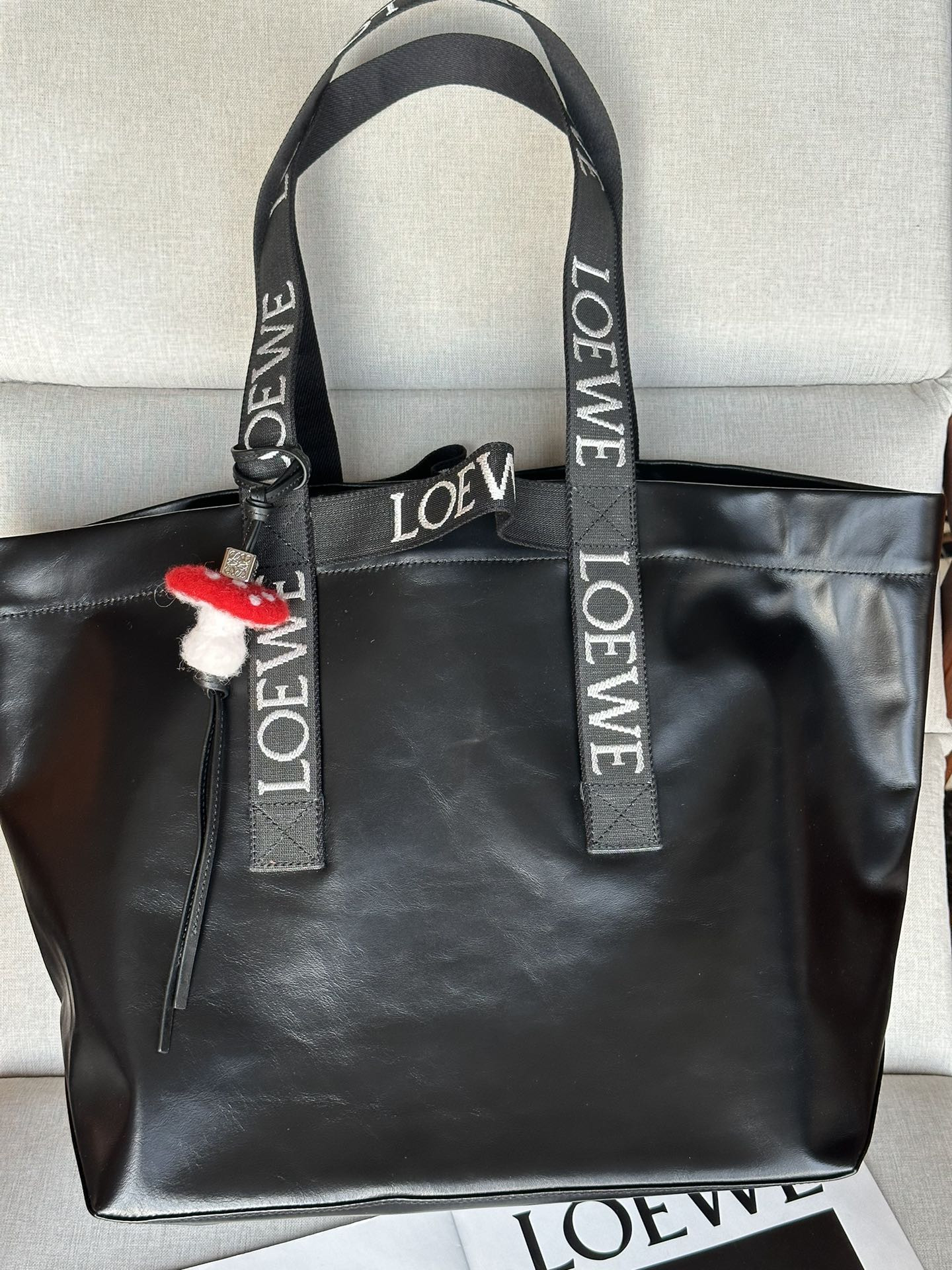 L0ew* fold shopper in paper calfskin 31x50x20cm
