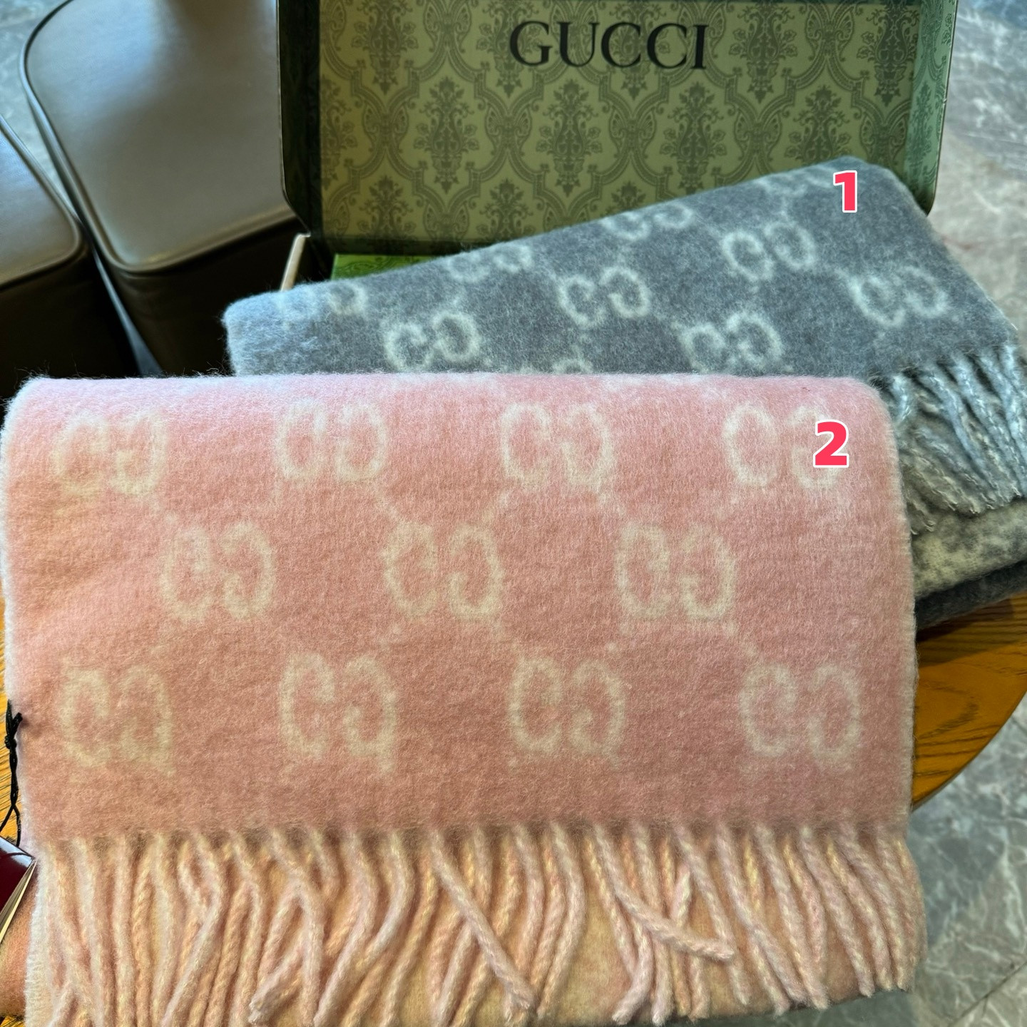 G*u*i gradient-colored scarf 200x37cm