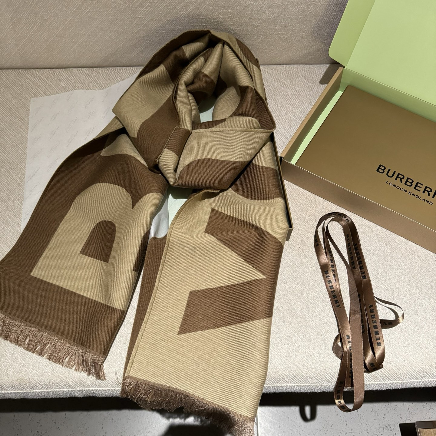 B**rry scarf 33x188cm 100% wool