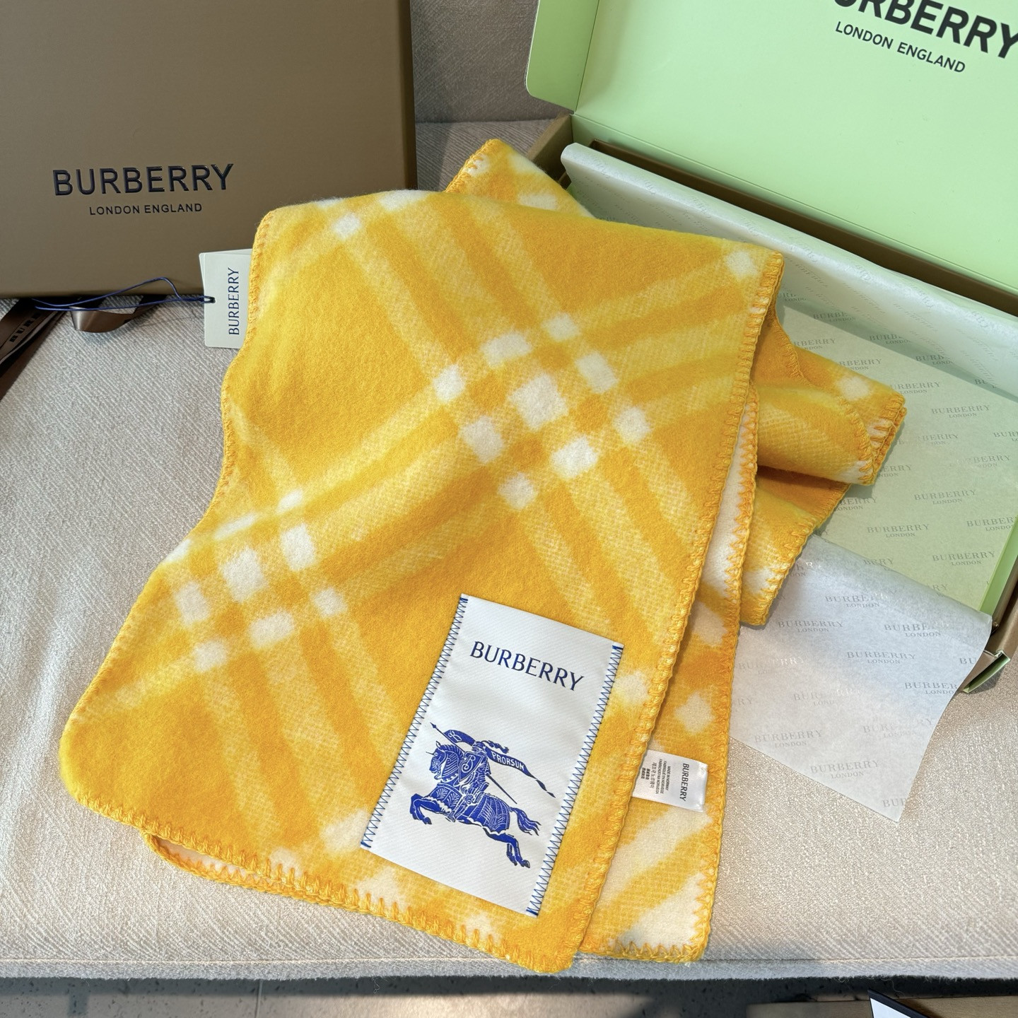 B**rry scarf 30x182cm 100% wool