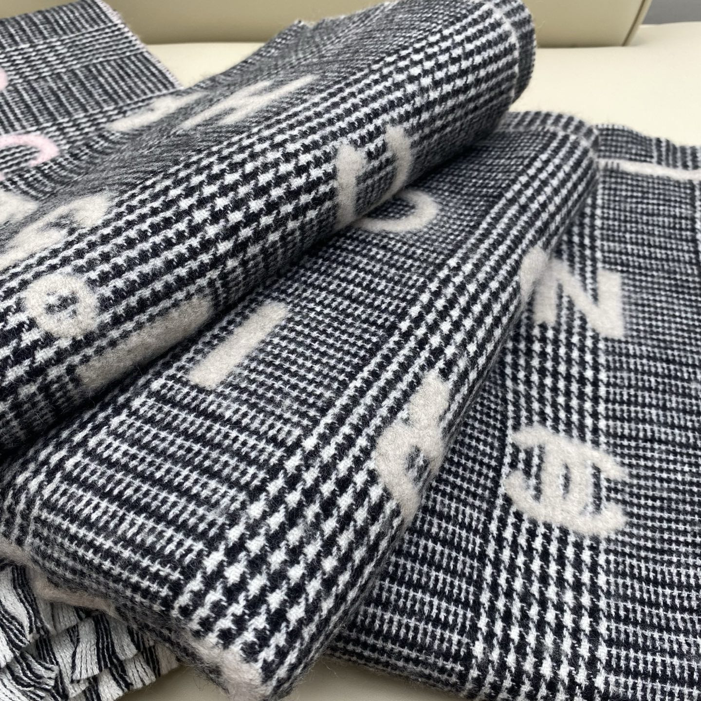 Ch*el scarf 60x190cm