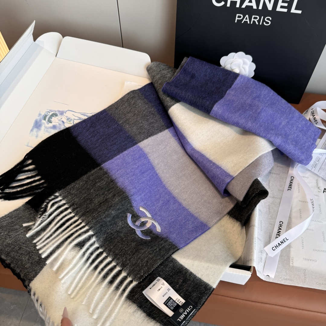 Ch*el scarf 30x200cm 100% lamb