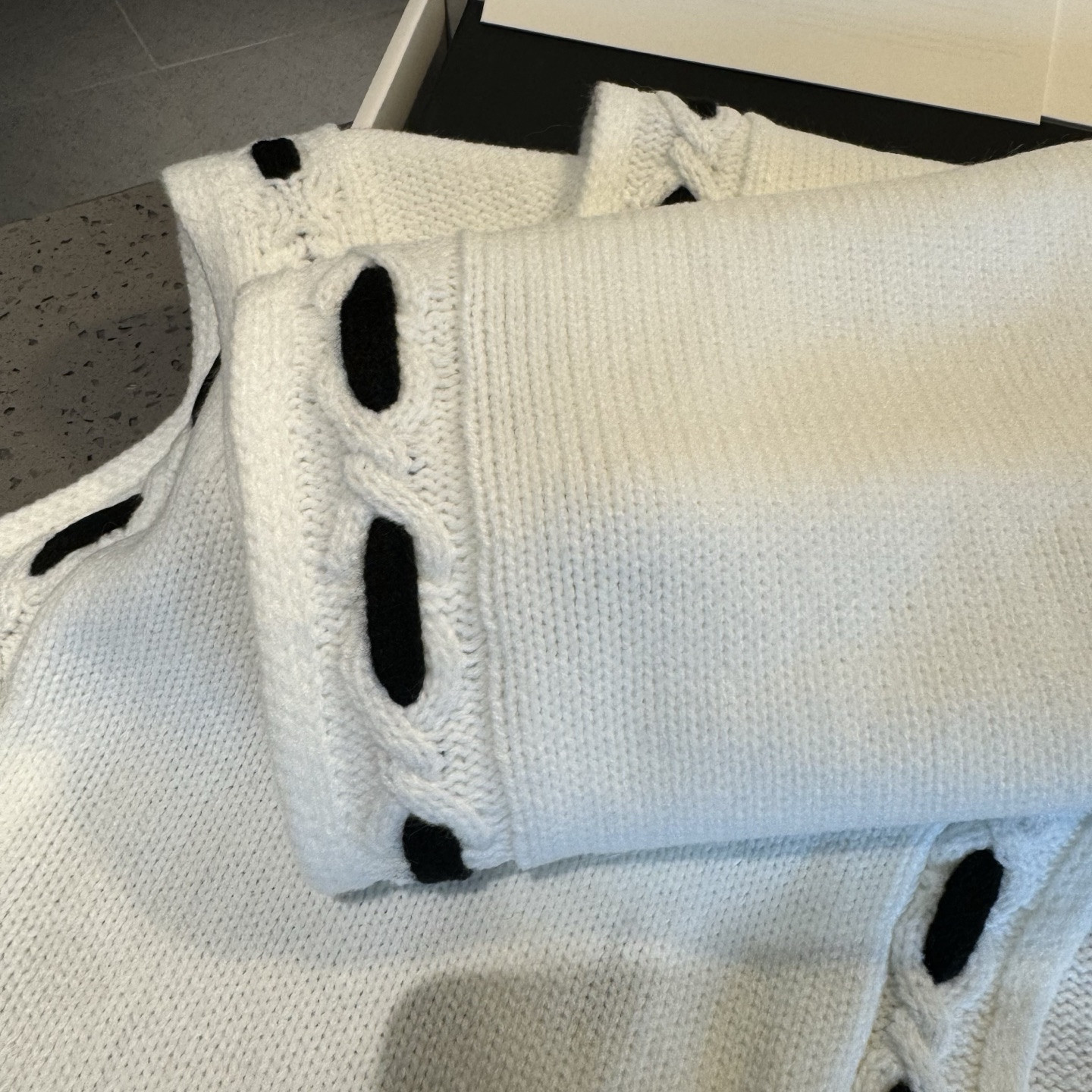 Ch*el scarf 32x170cm 100% cashmere