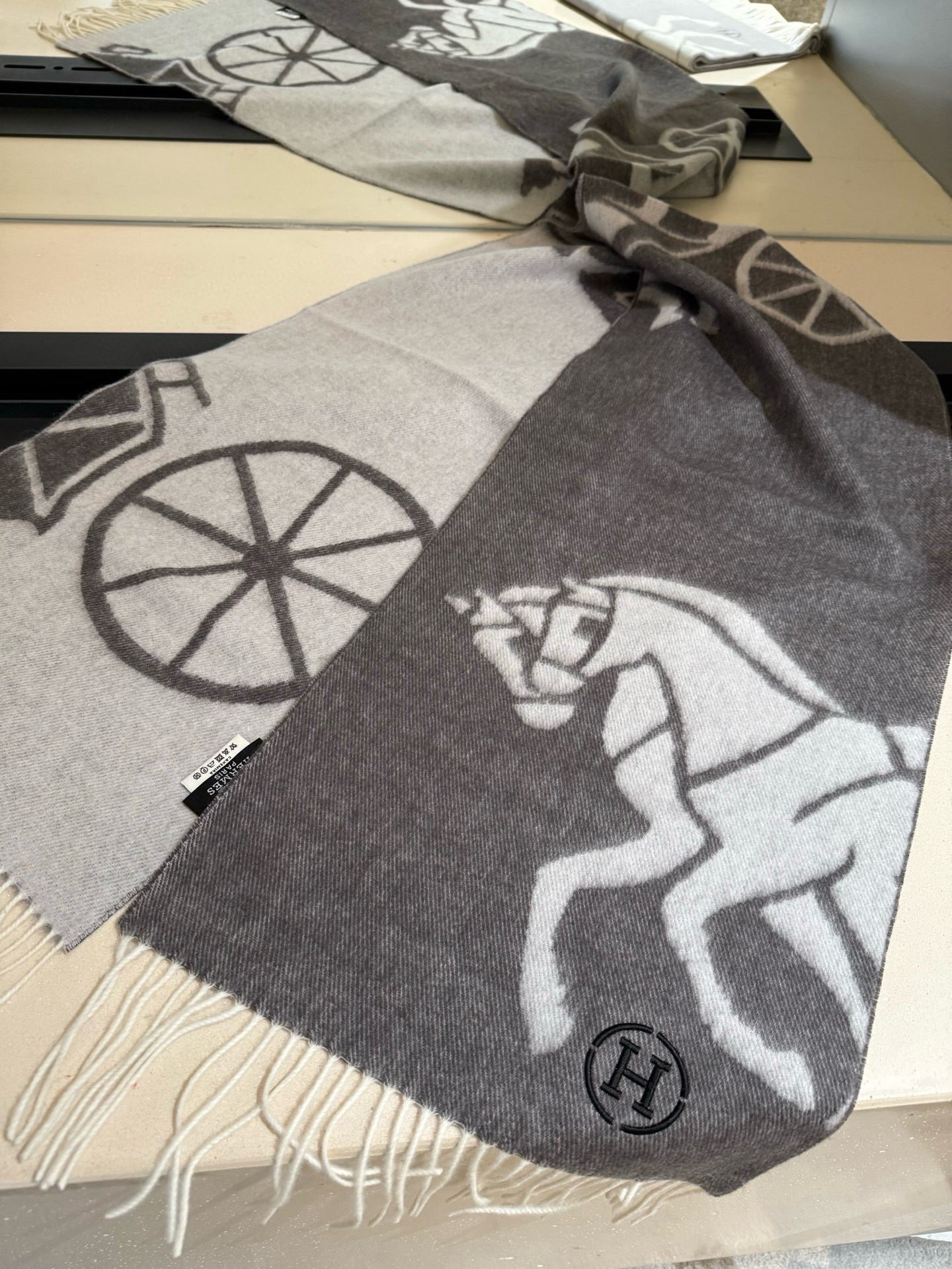 H**mes scarf 30x180cm 100% wool