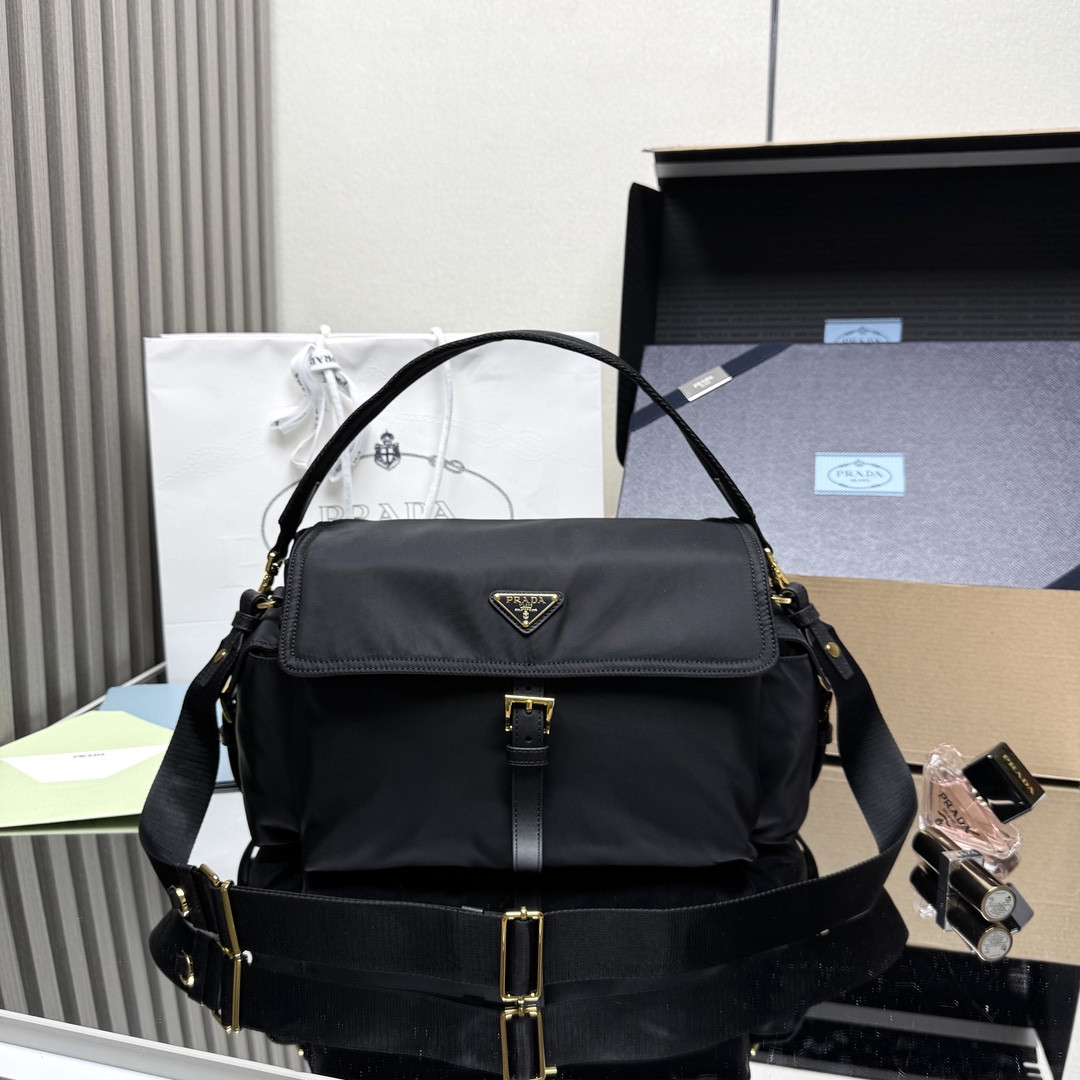 Pra*a explore large re-nylon shoulder bag with flap 19x37.5x12cm