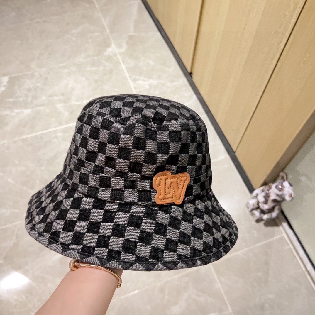 l0*is V*t0n bucket hat