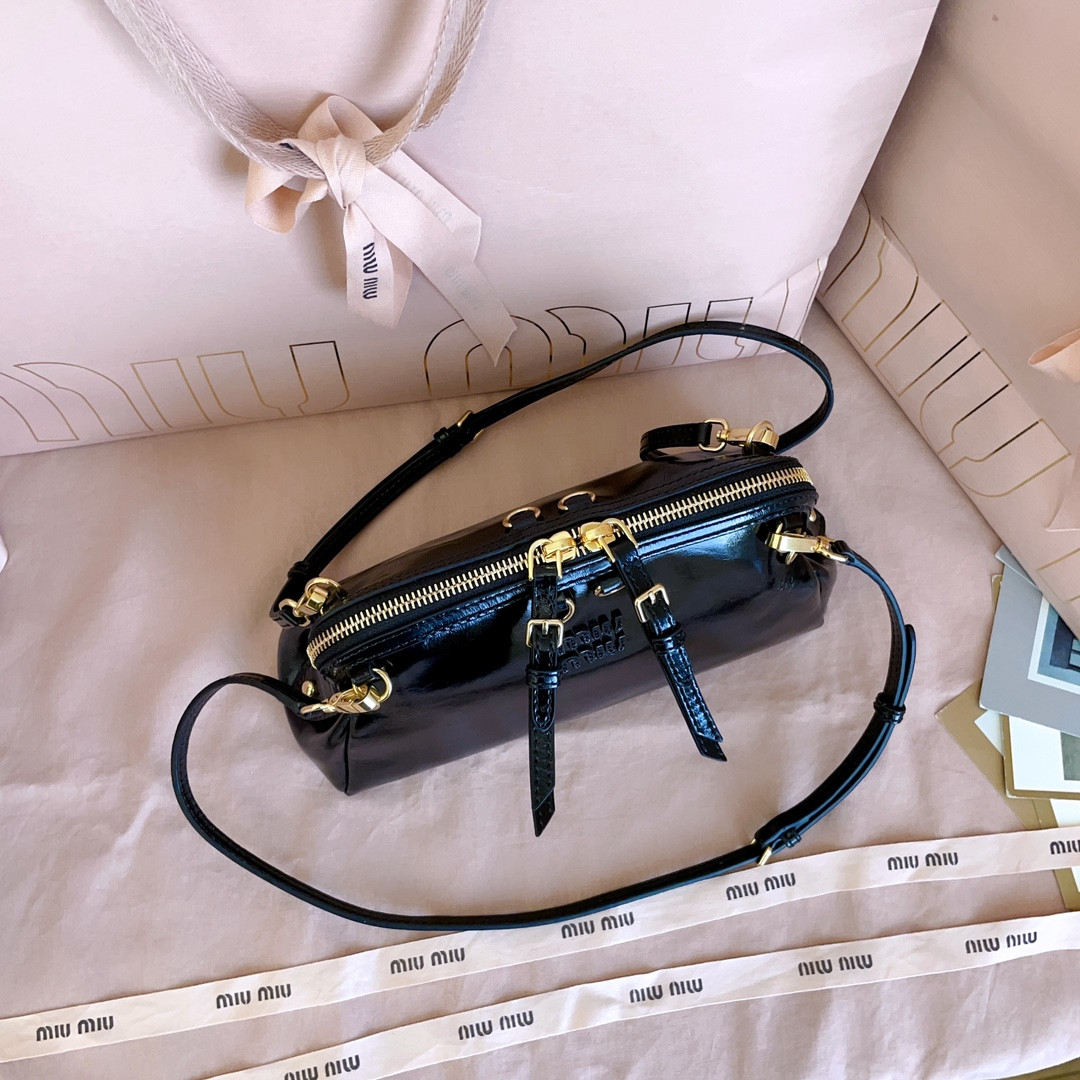 M1v M1v caprice leather clutch 14x24x8.5cm