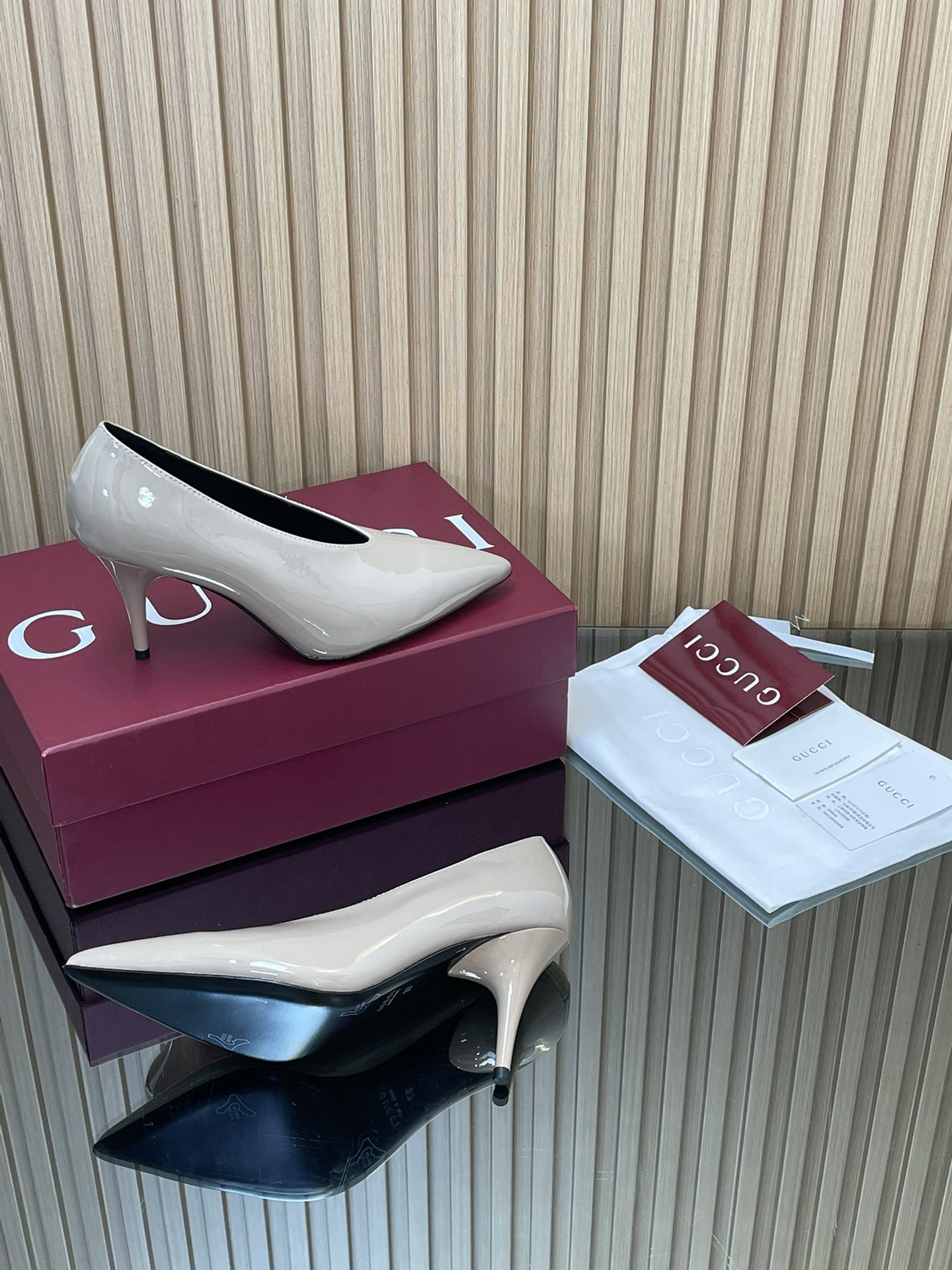 ua G*u*i 97 heeled pump