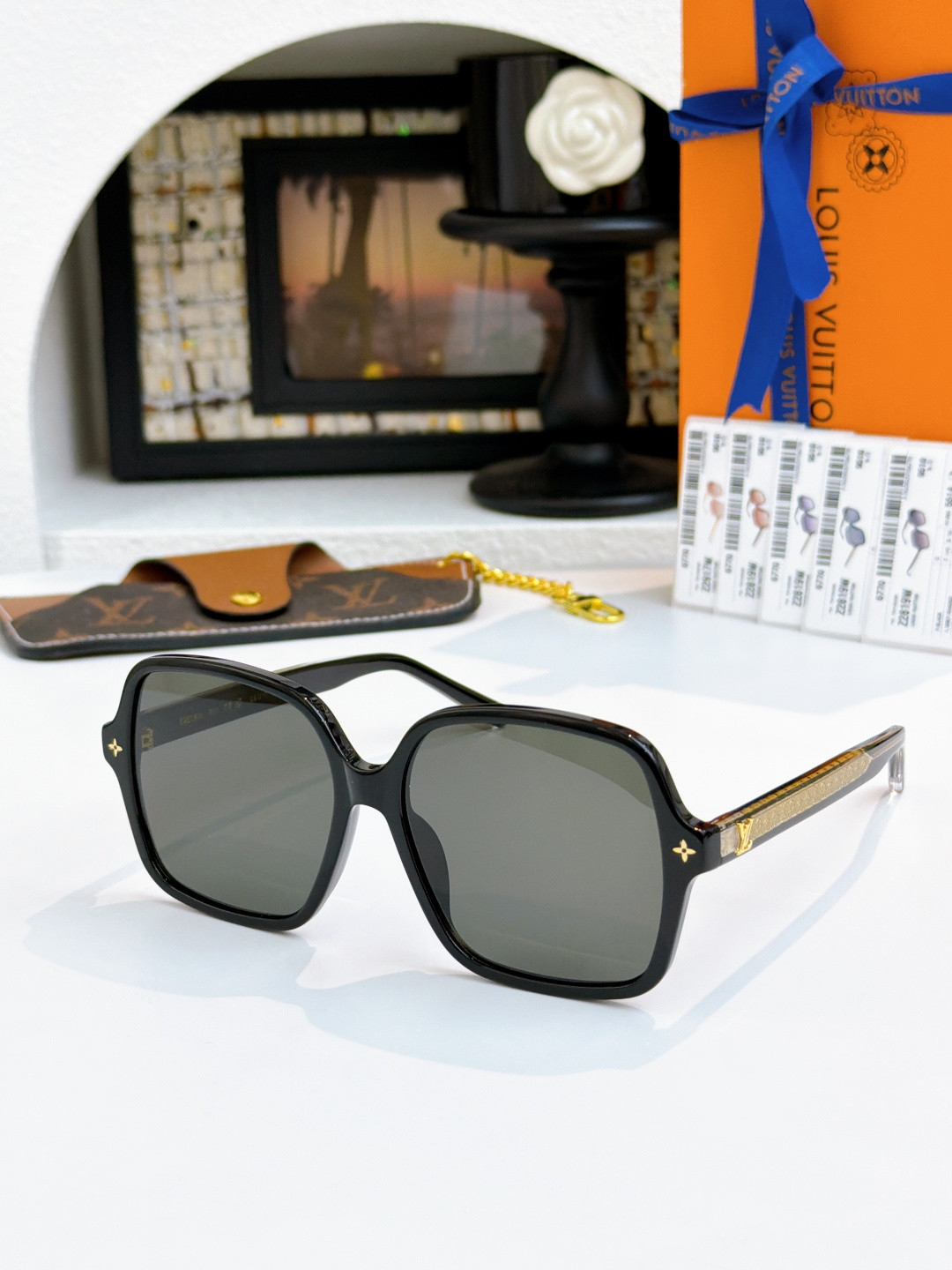 LV Aura Square Sunglasses Z2819W Z2917W 58-17-145