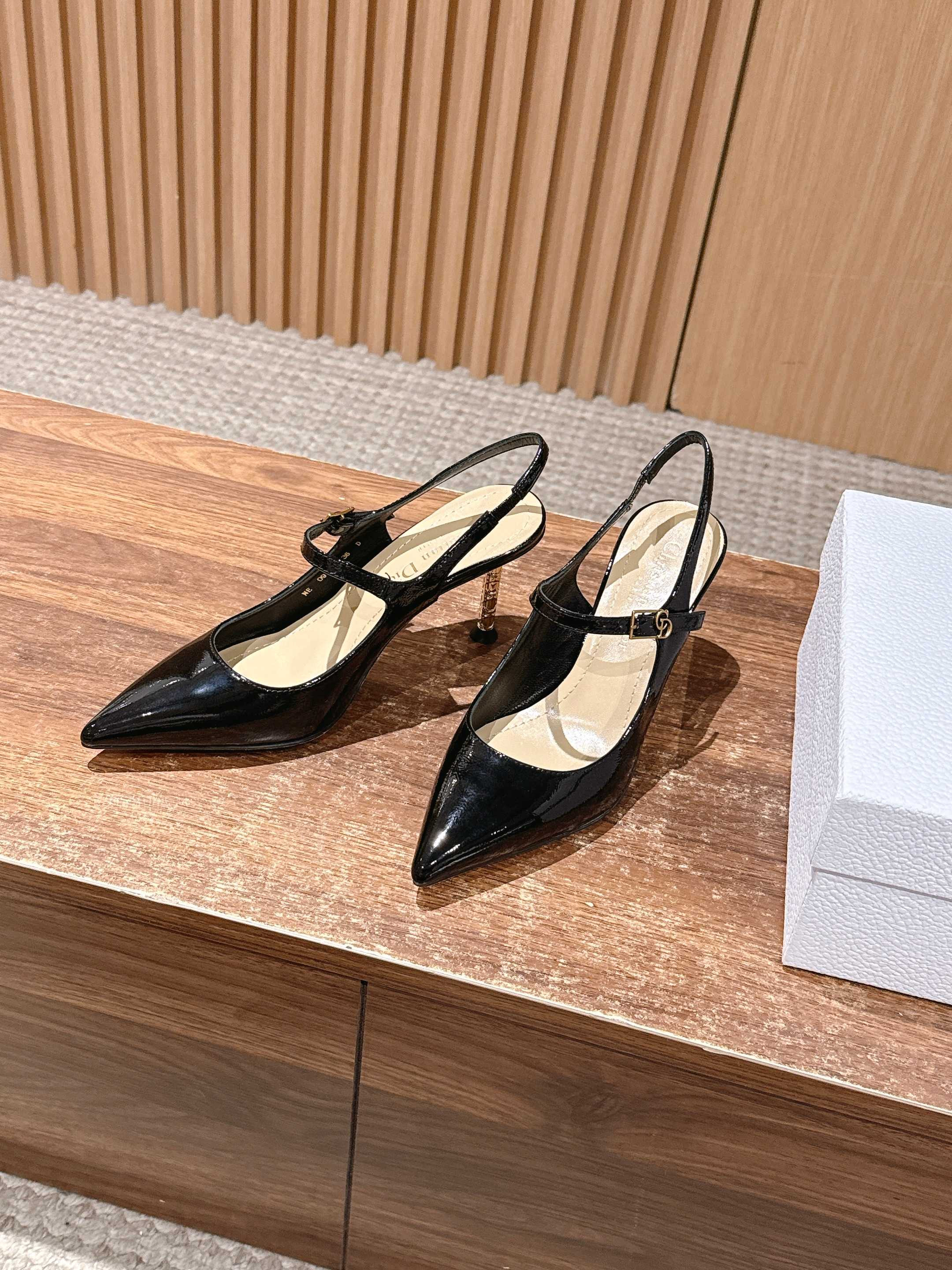 ua D*or icon slingback pump