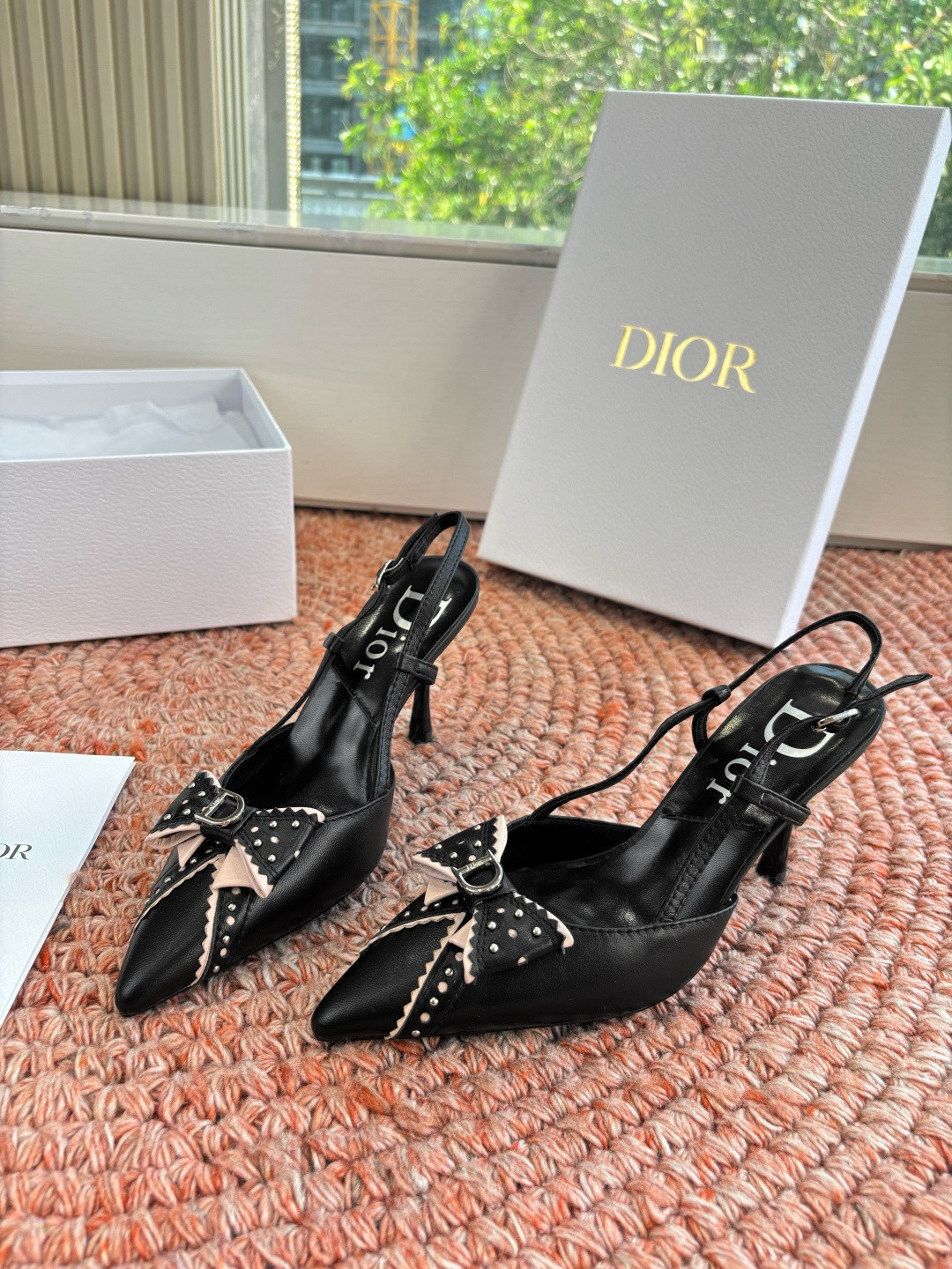 ua D*or slingback pump