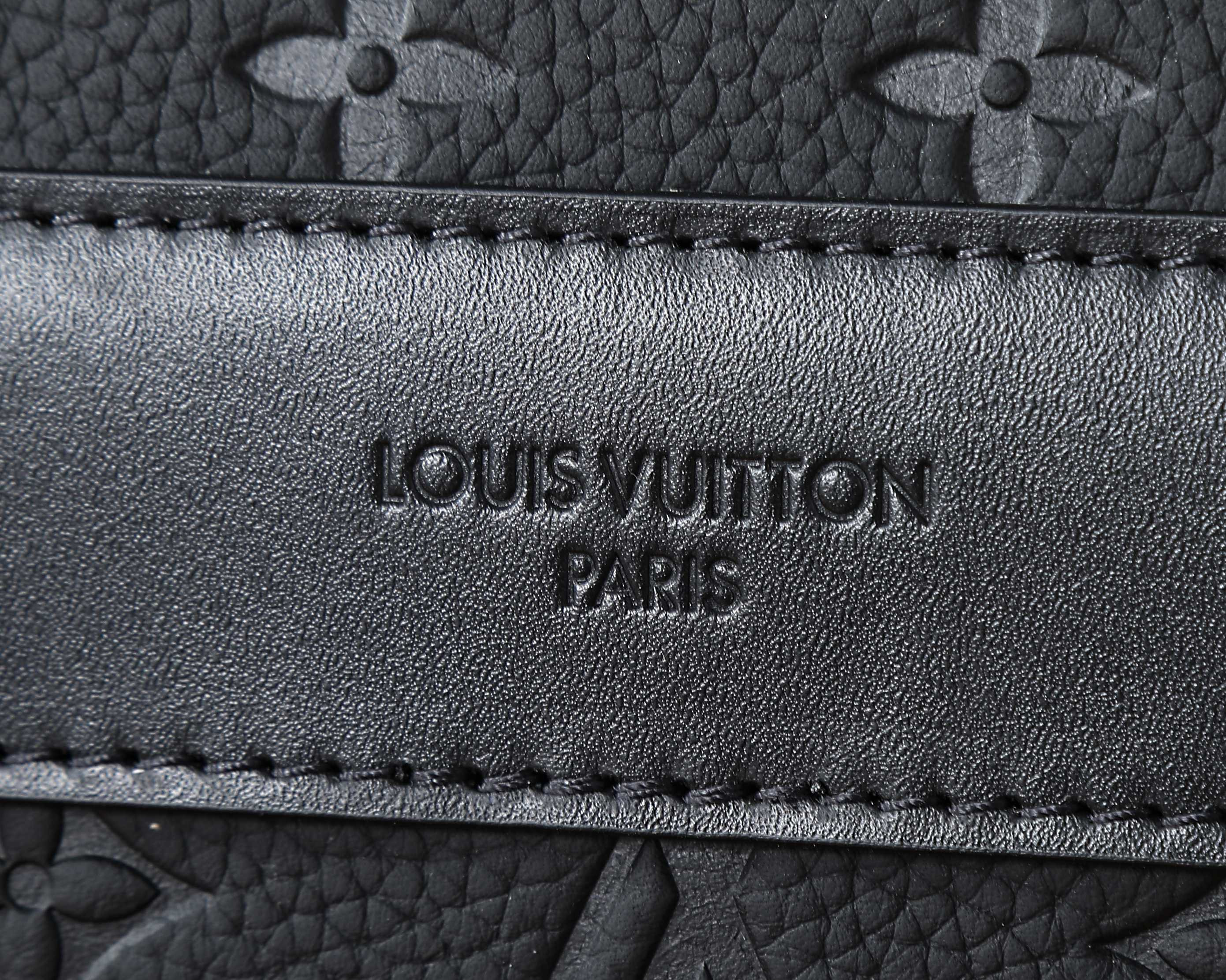 LV CHRISTOPHER Messenger Bag M28324 29x25x9cm