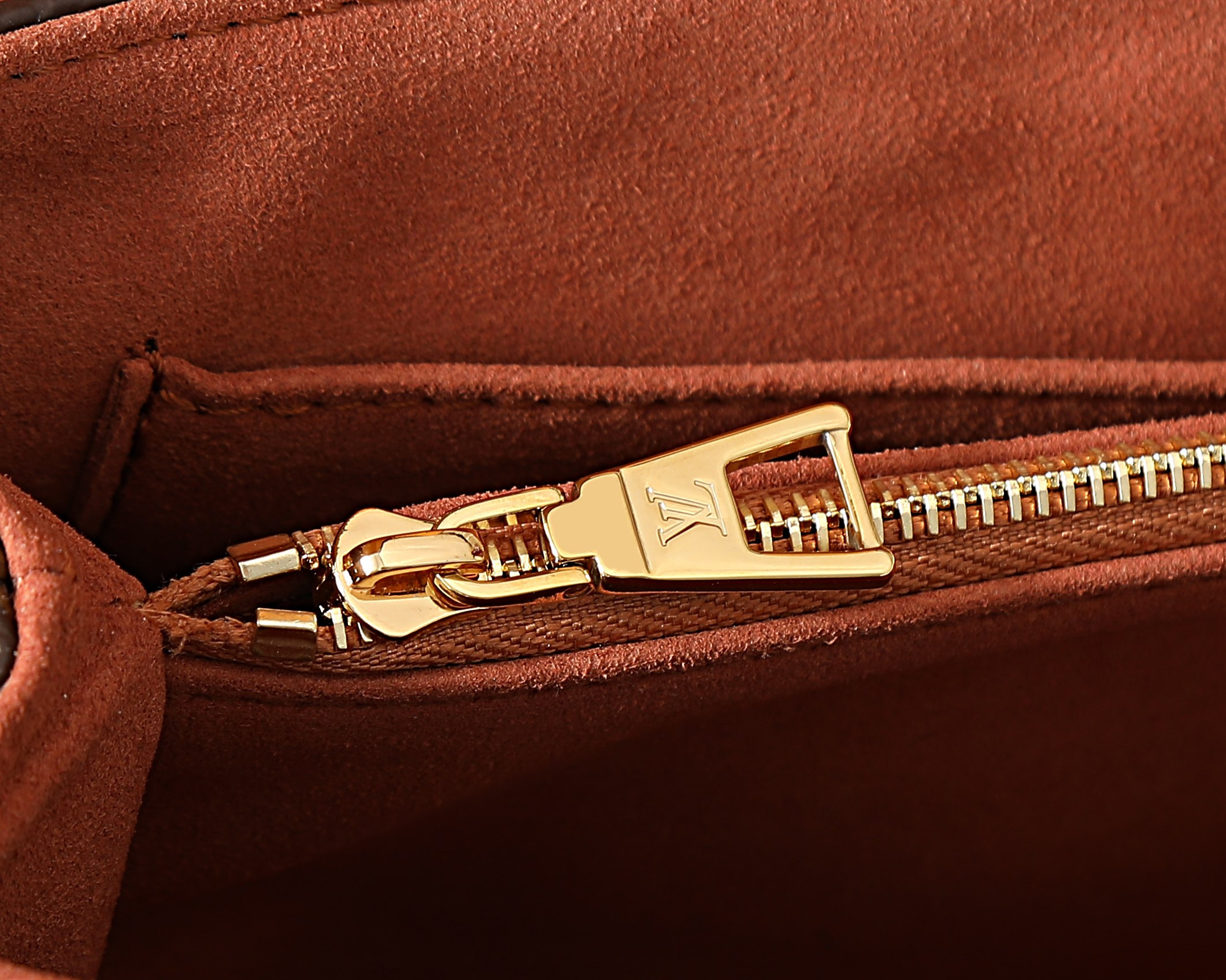 LV Madeleine BB M28288 24.5x16x8cm
