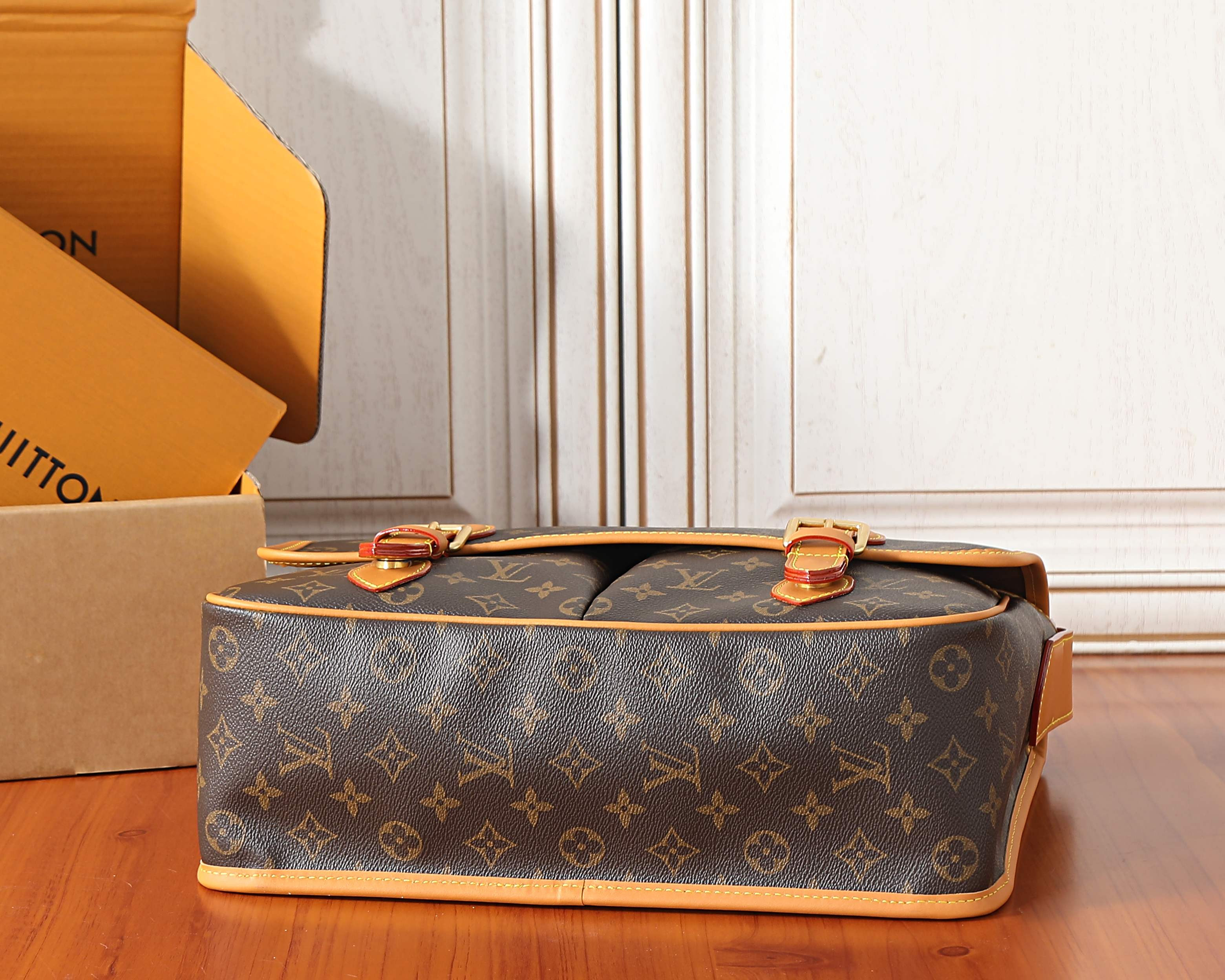 LV Satchel Messenger M14723 35.5x24x12cm