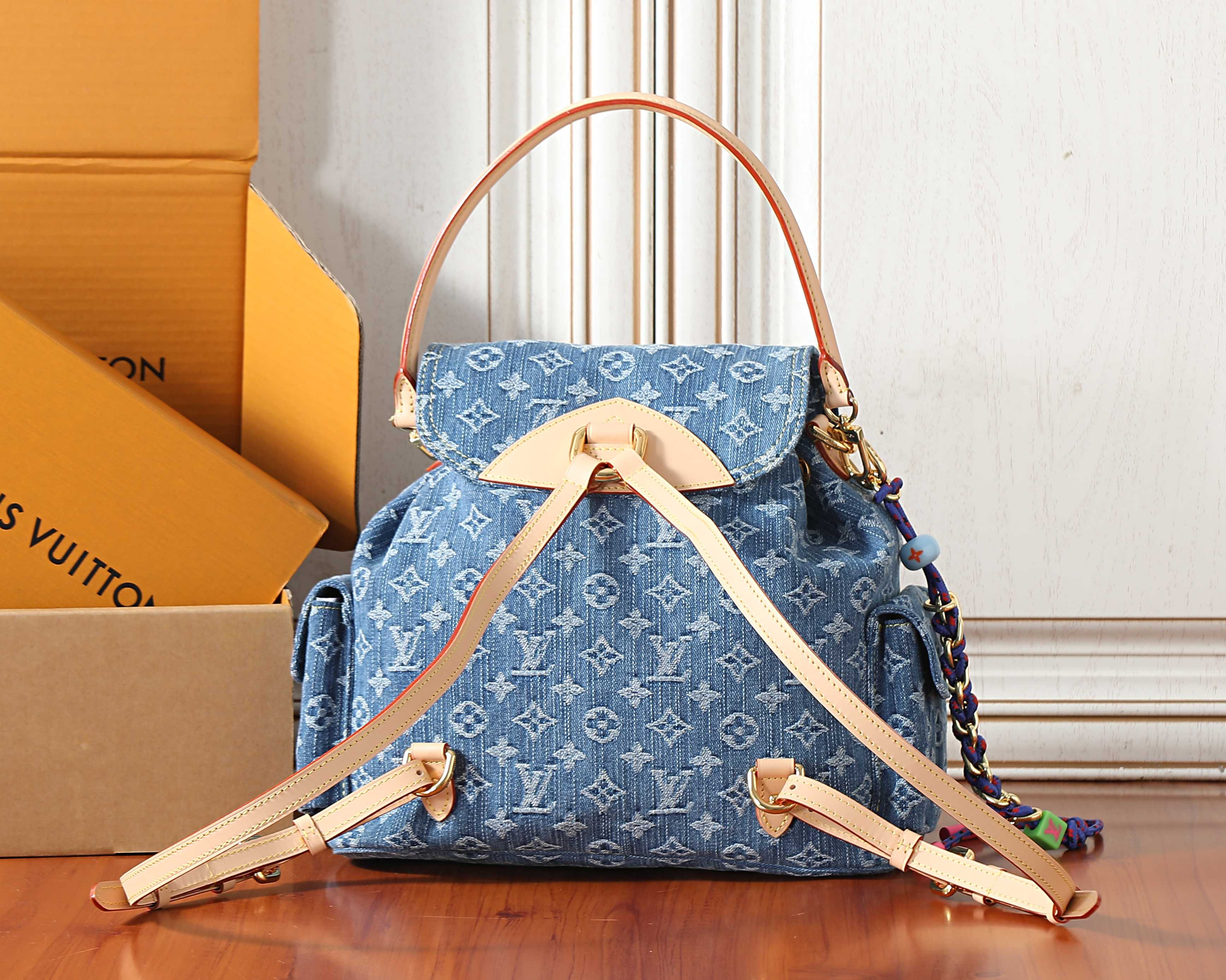 LV Montsouris Cargo Backpack M27330 32x30.5x16cm