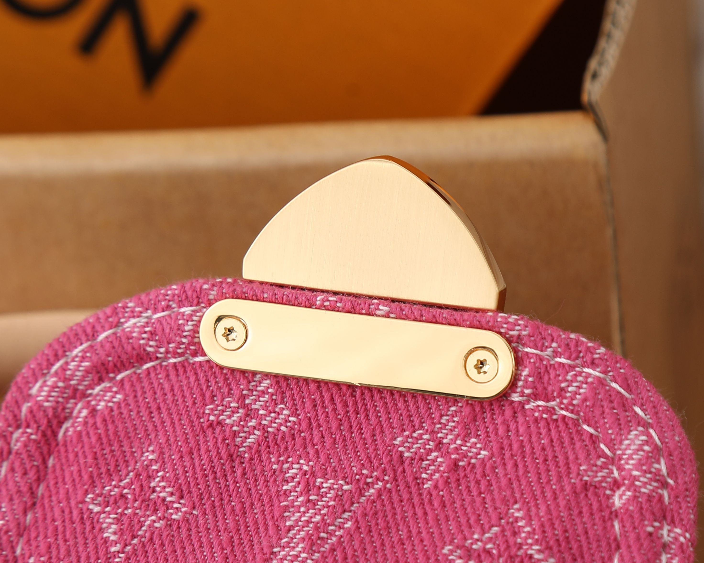 LV Nano Speedy M27603 16x10x7.5cm