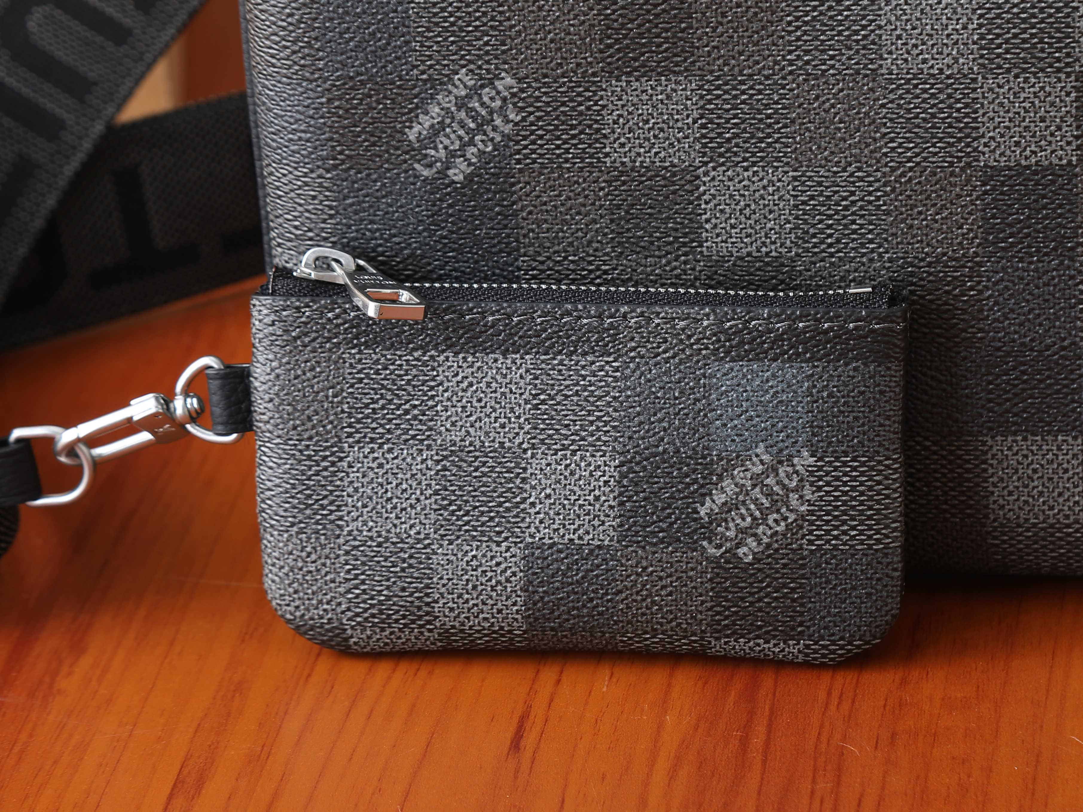 LV Trio Messenger Bag M28602 25x18.5x7cm