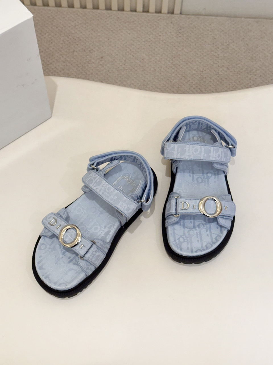ua D*or myD*or sandal