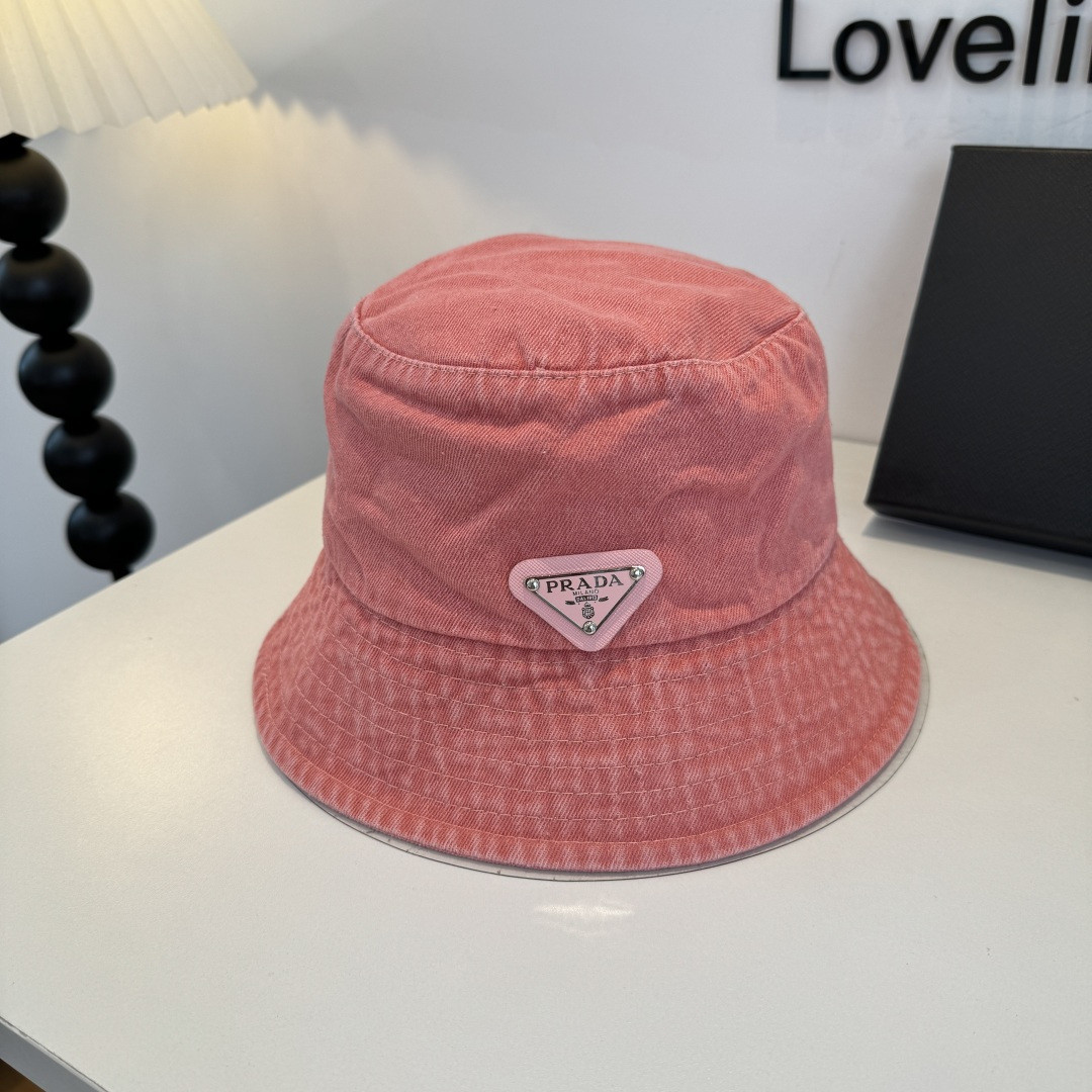 Pra*a bucket hat