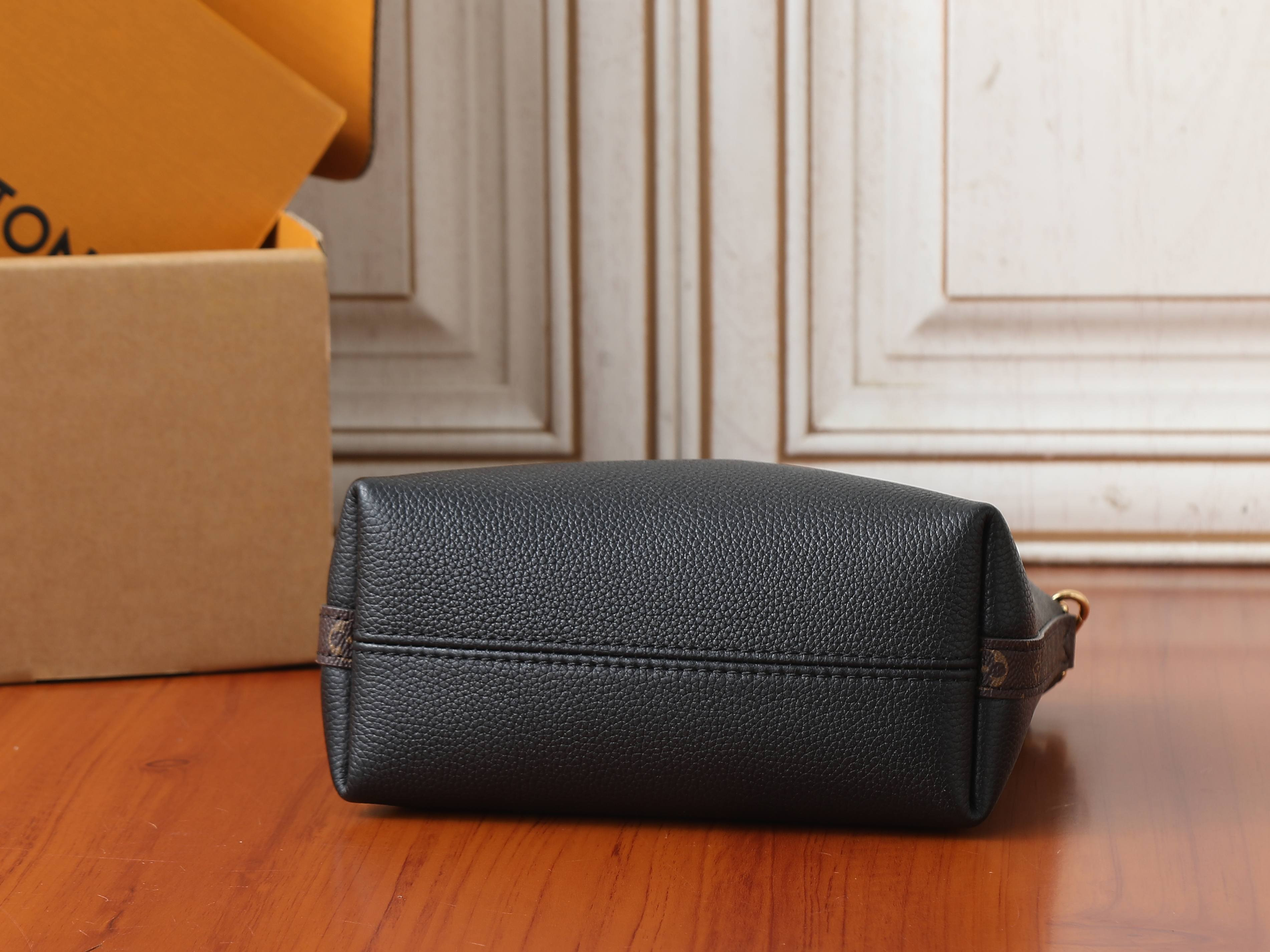 LV Multipass Mini M2A840 17.5x18x9.5cm