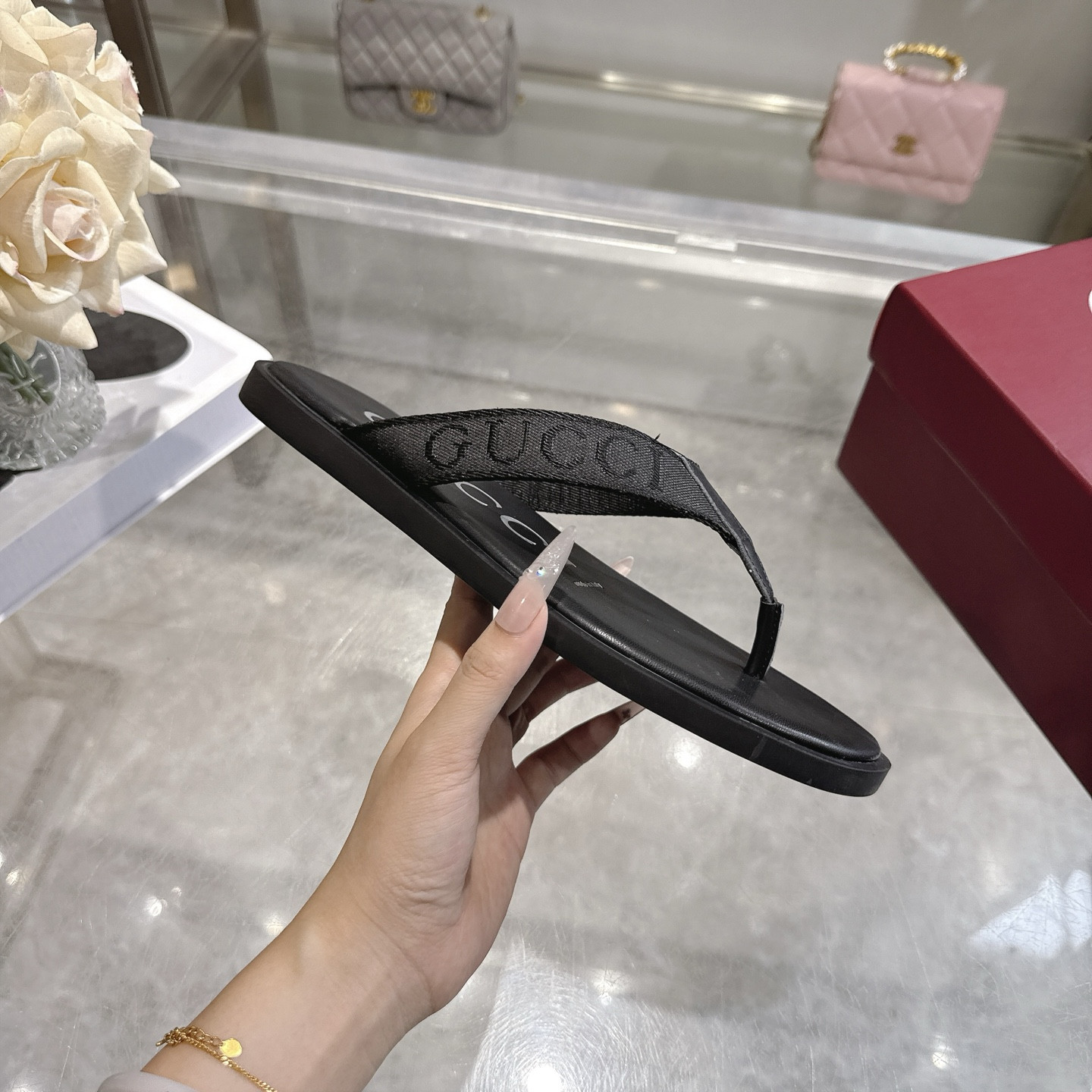 ua G*u*i thong slides