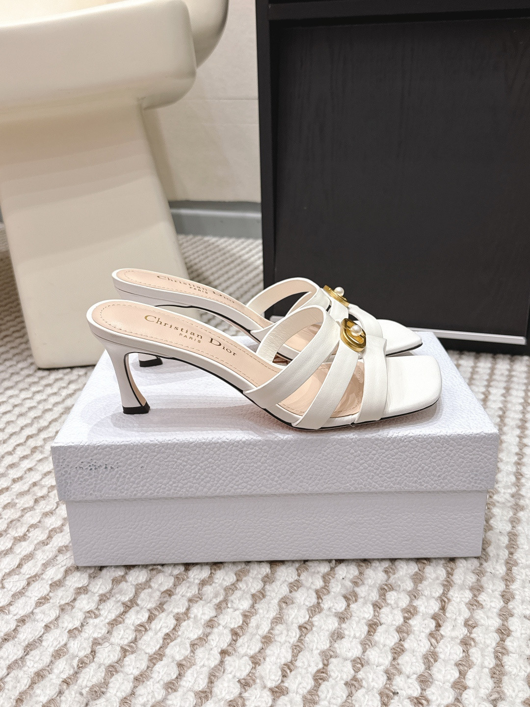 ua D*or or 30m slide with heel