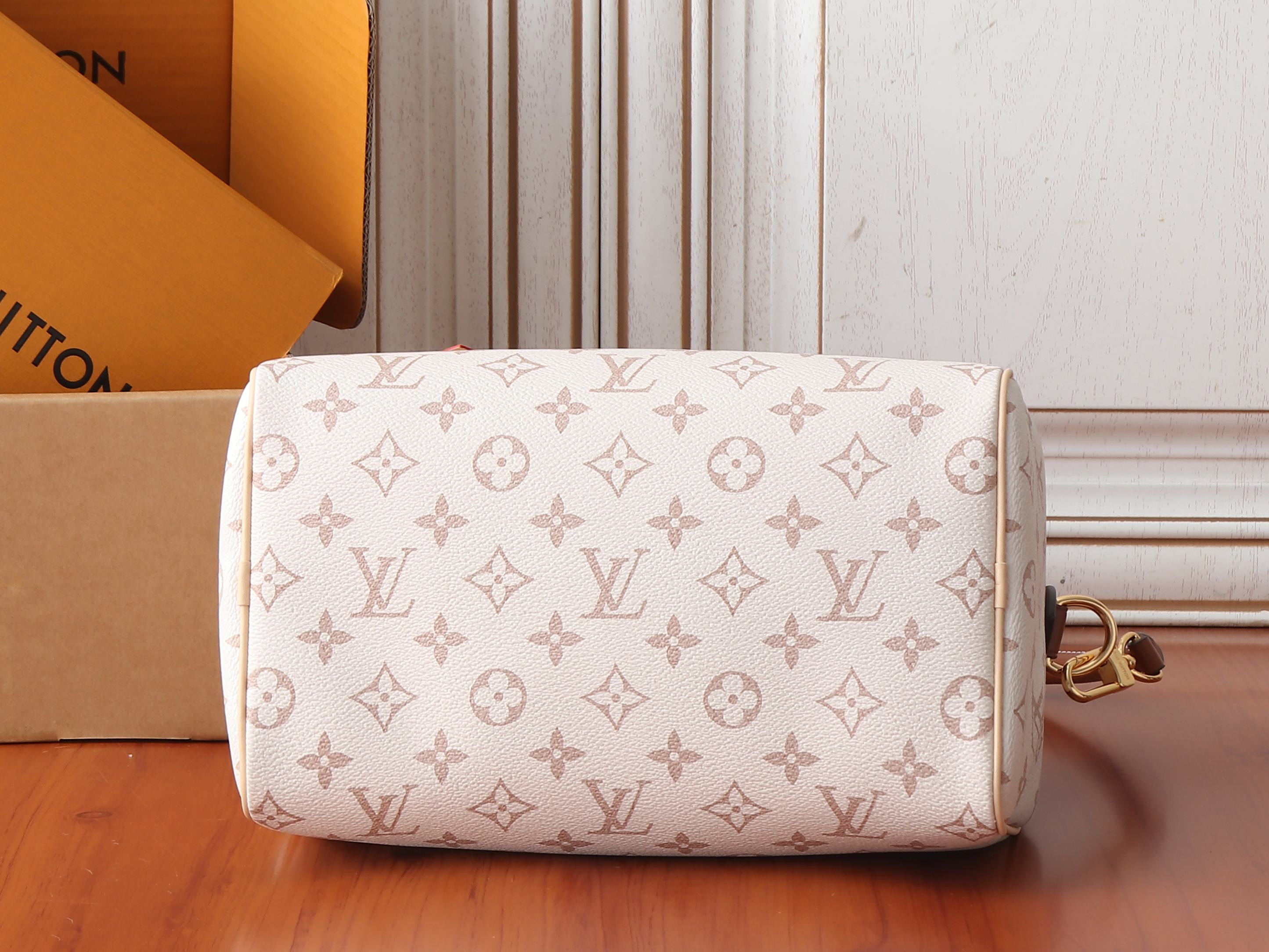 LV Speedy Bandouliere 25 M2A038 26x19x15cm